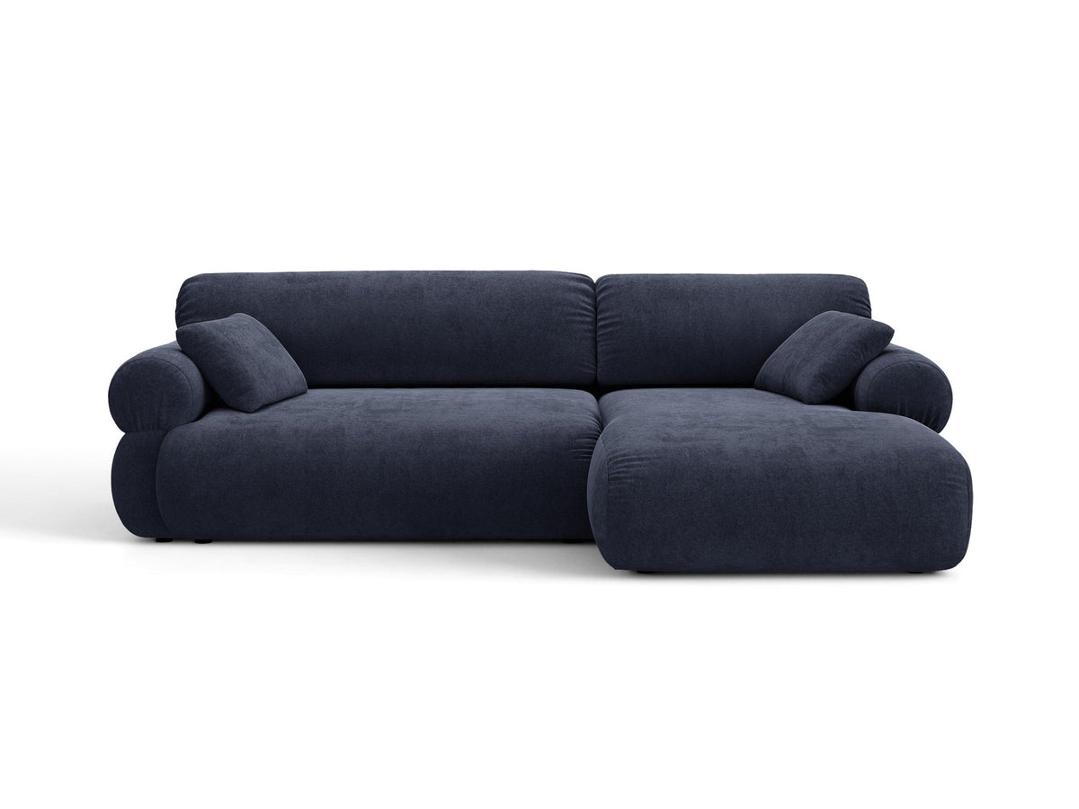 Beiges L-Sofa Ophelia von Micadoni mit Liberty-Stoffbezug, schwarzen Kunststoffbeinen und niedriger Rückenlehne, Ausrichtung rechts.