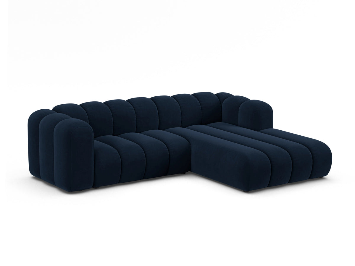 Lupine Velour Modular Ecksofa rechts 4 Sitzer in Royal Blue-Salvador präsentiert im Onlineshop von KAQTU Design AG. L-Sofa rechts ist von Micadoni