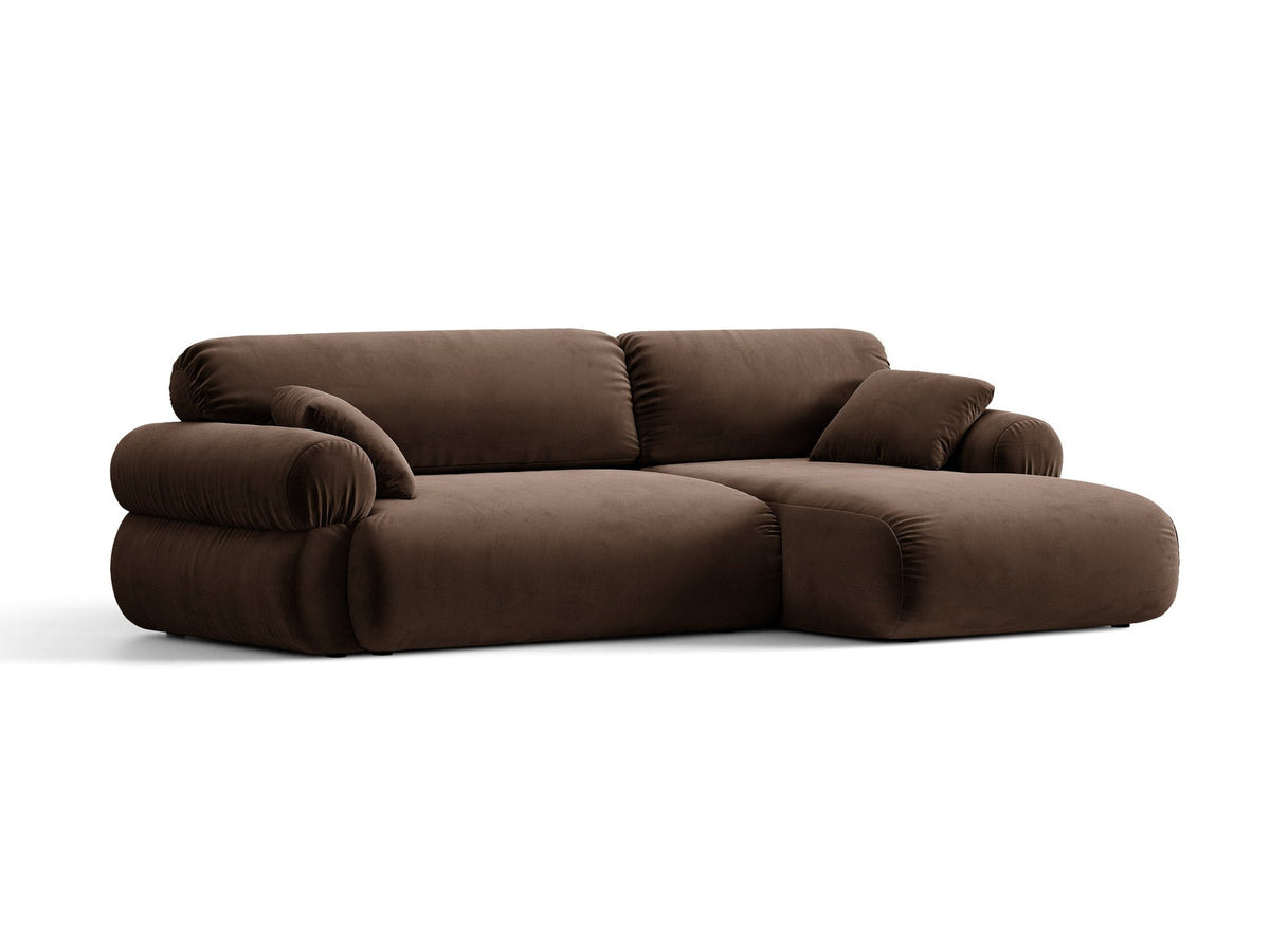 Beiges L-Sofa Ophelia von Micadoni mit Liberty-Stoffbezug, schwarzen Kunststoffbeinen und niedriger Rückenlehne, Ausrichtung rechts.