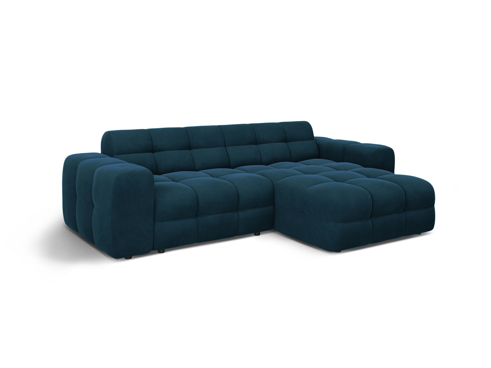 Modernes Kendal Velour Ecksofa in edlem Navy Blue, 4-Sitzer, perfekt für gemütliche und stilvolle Wohnzimmergestaltung von Micadoni.