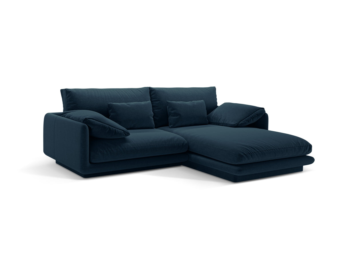 Torino Ecksofa rechts 3 Sitzer in Navy Blue-Wind präsentiert im Onlineshop von KAQTU Design AG. L-Sofa rechts ist von Micadoni