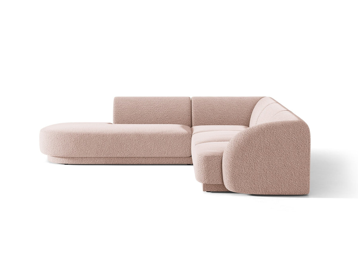 Dunkelbeiges L-förmiges Ecksofa Miley von Micadoni mit Bluvel-Stoff, schwarzen Kunststoffbeinen und linker Ausrichtung, freigestellt.