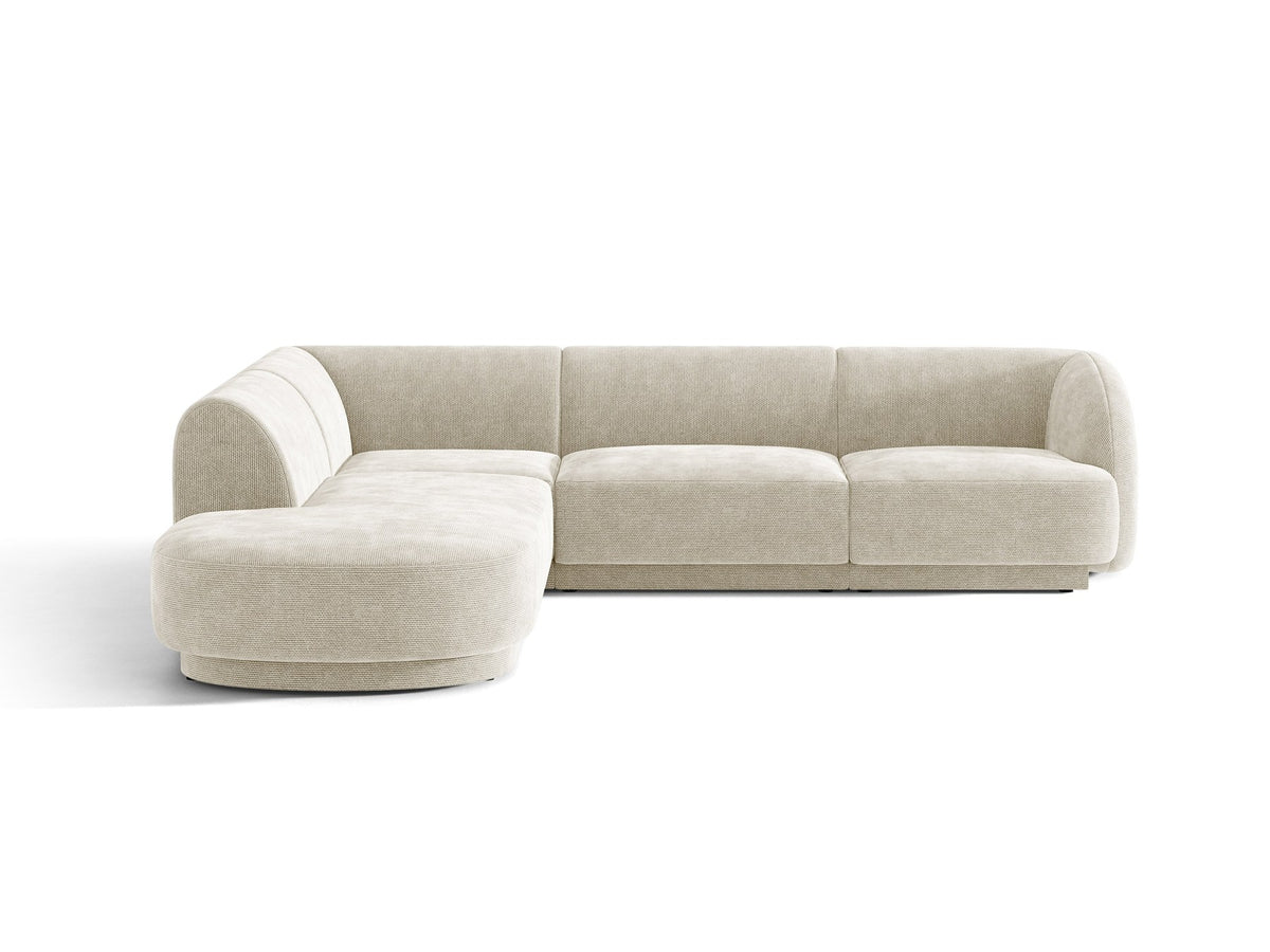 Dunkelbeiges L-förmiges Ecksofa Miley von Micadoni mit Bluvel-Stoff, schwarzen Kunststoffbeinen und linker Ausrichtung, freigestellt.