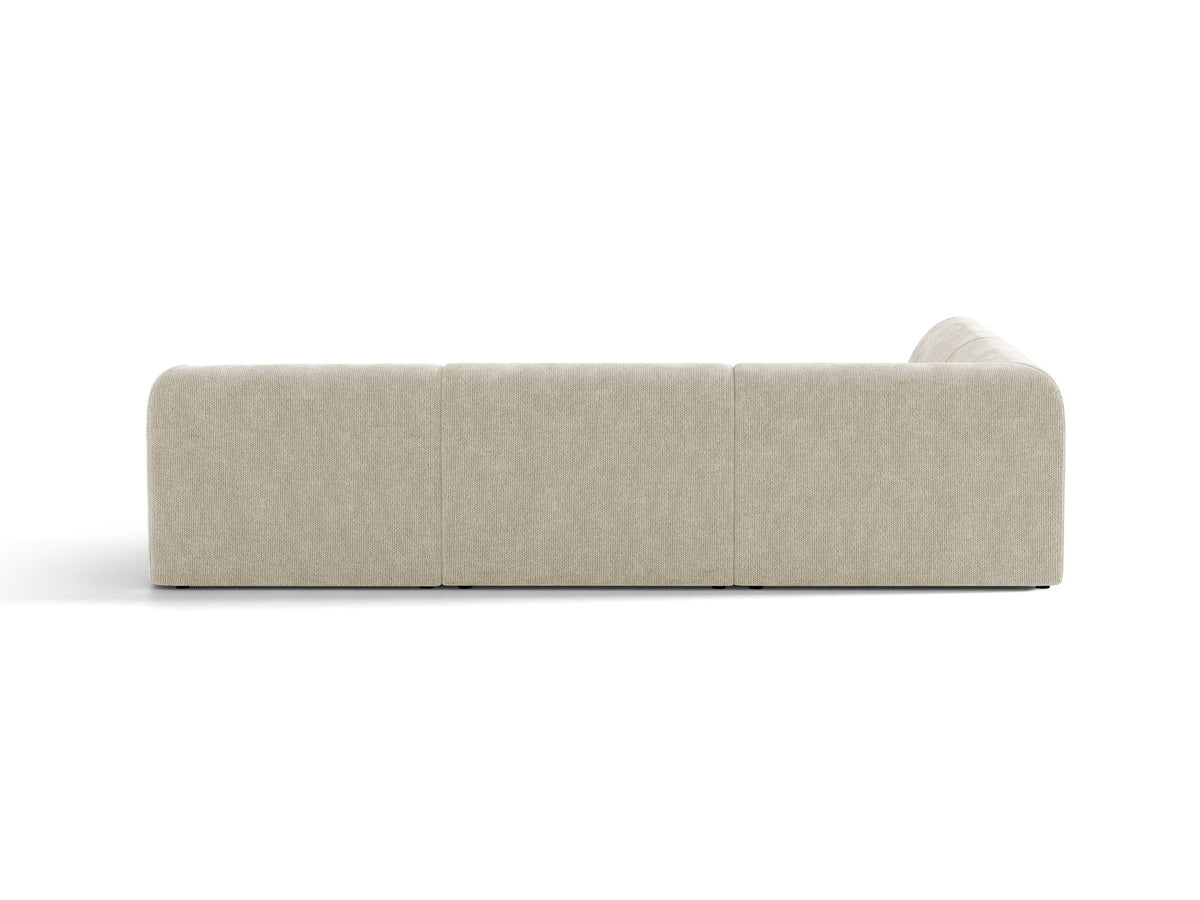 Dunkelbeiges L-förmiges Ecksofa Miley von Micadoni mit Bluvel-Stoff, schwarzen Kunststoffbeinen und linker Ausrichtung, freigestellt.