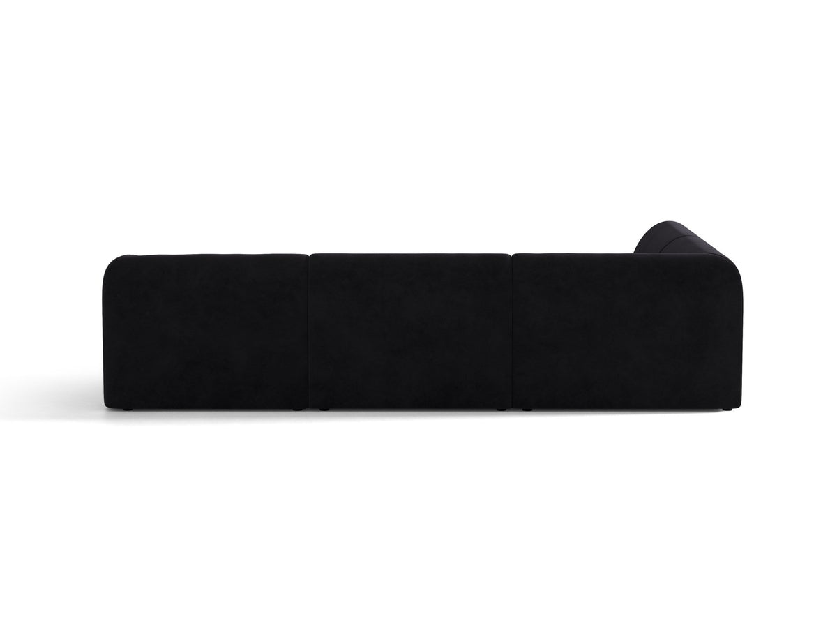 Dunkelbeiges L-förmiges Ecksofa Miley von Micadoni mit Bluvel-Stoff, schwarzen Kunststoffbeinen und linker Ausrichtung, freigestellt.