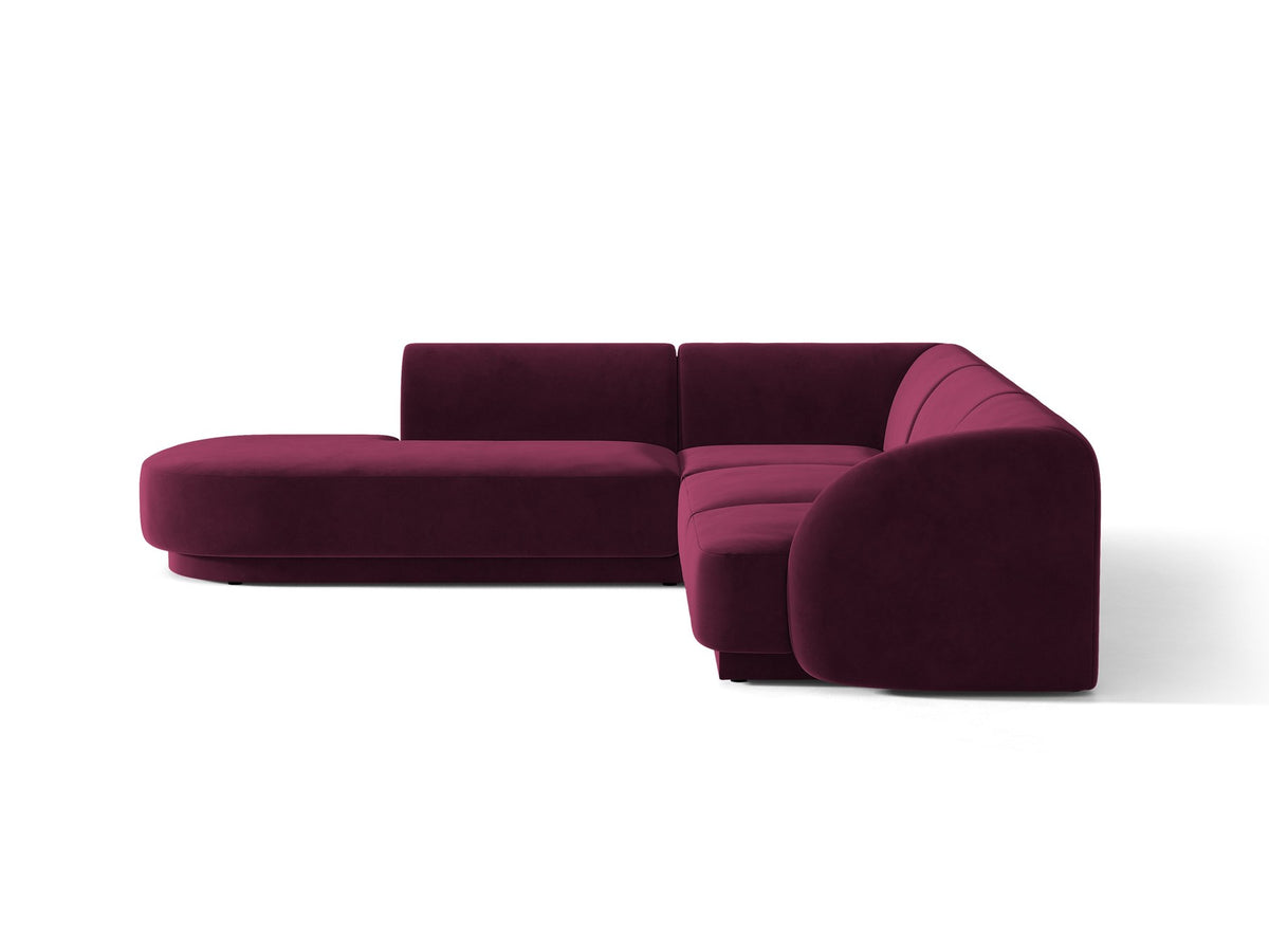 Dunkelbeiges L-förmiges Ecksofa Miley von Micadoni mit Bluvel-Stoff, schwarzen Kunststoffbeinen und linker Ausrichtung, freigestellt.