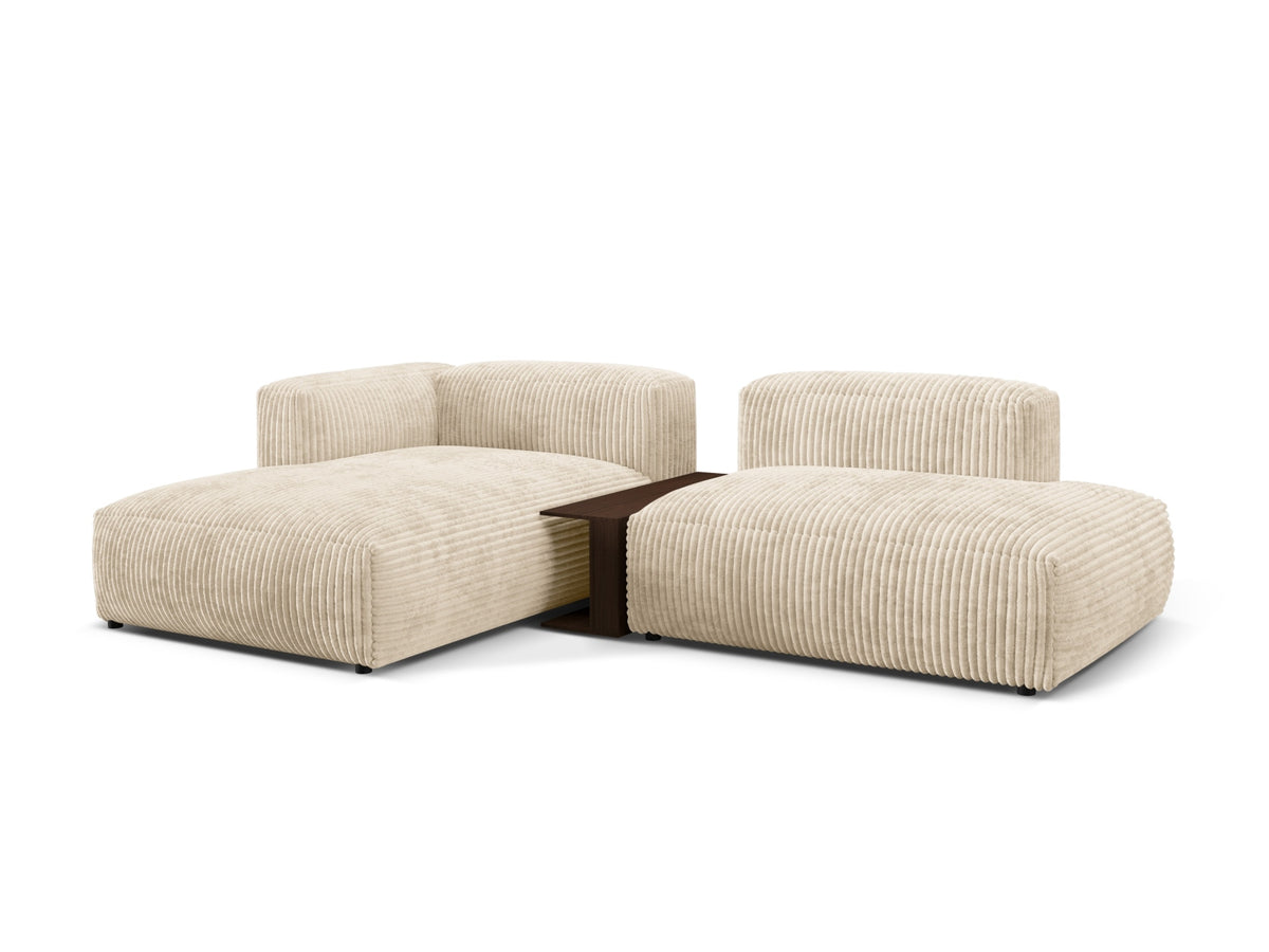 Elegantes Martina Ecksofa links mit 2 Sitzen und integriertem Beistelltisch in sanftem Beige, ideal für stilvolle Wohnräume.
