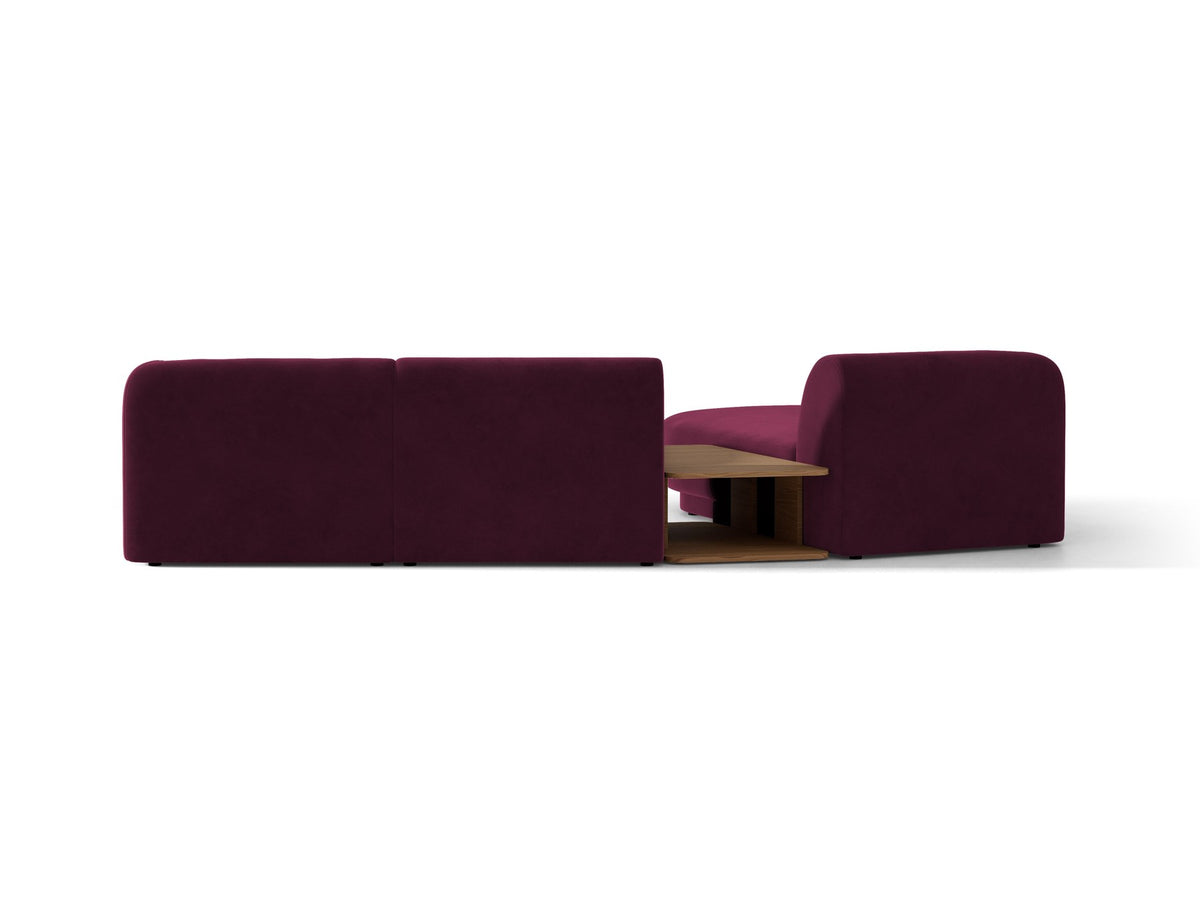 Braunes modulares Sofa Miley von Micadoni mit Bouclé-Stoff, schwarzen Kunststoffbeinen und breiter Sitzfläche im Wohnraum.