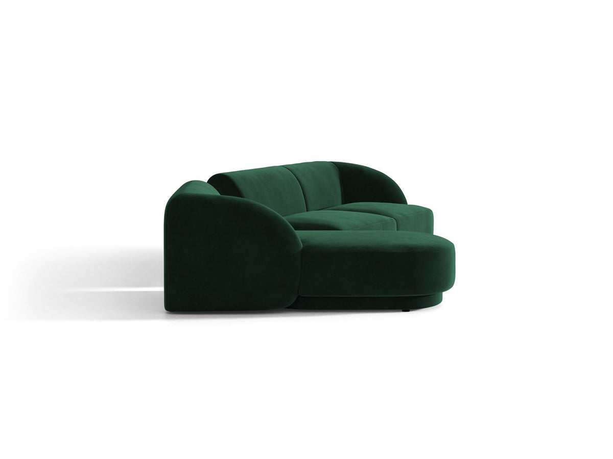 Braunes modulares Sofa Miley von Micadoni mit Bouclé-Stoff, schwarzen Kunststoffbeinen und breiter Sitzfläche im Wohnraum.