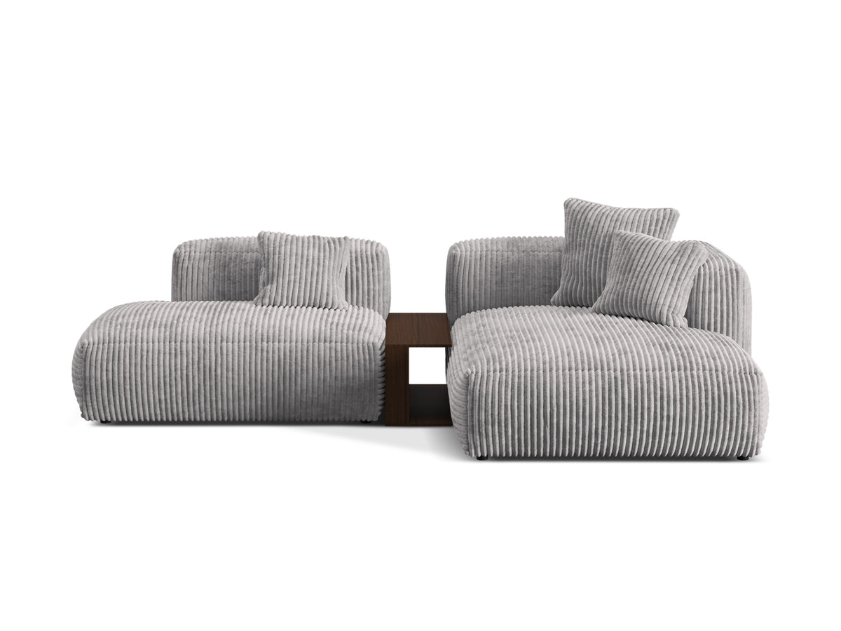Elegantes, hellgraues Ecksofa Martina mit zwei Sitzen und integriertem Beistelltisch, perfekt für stilvolle Wohnräume und entspannte Stunden.