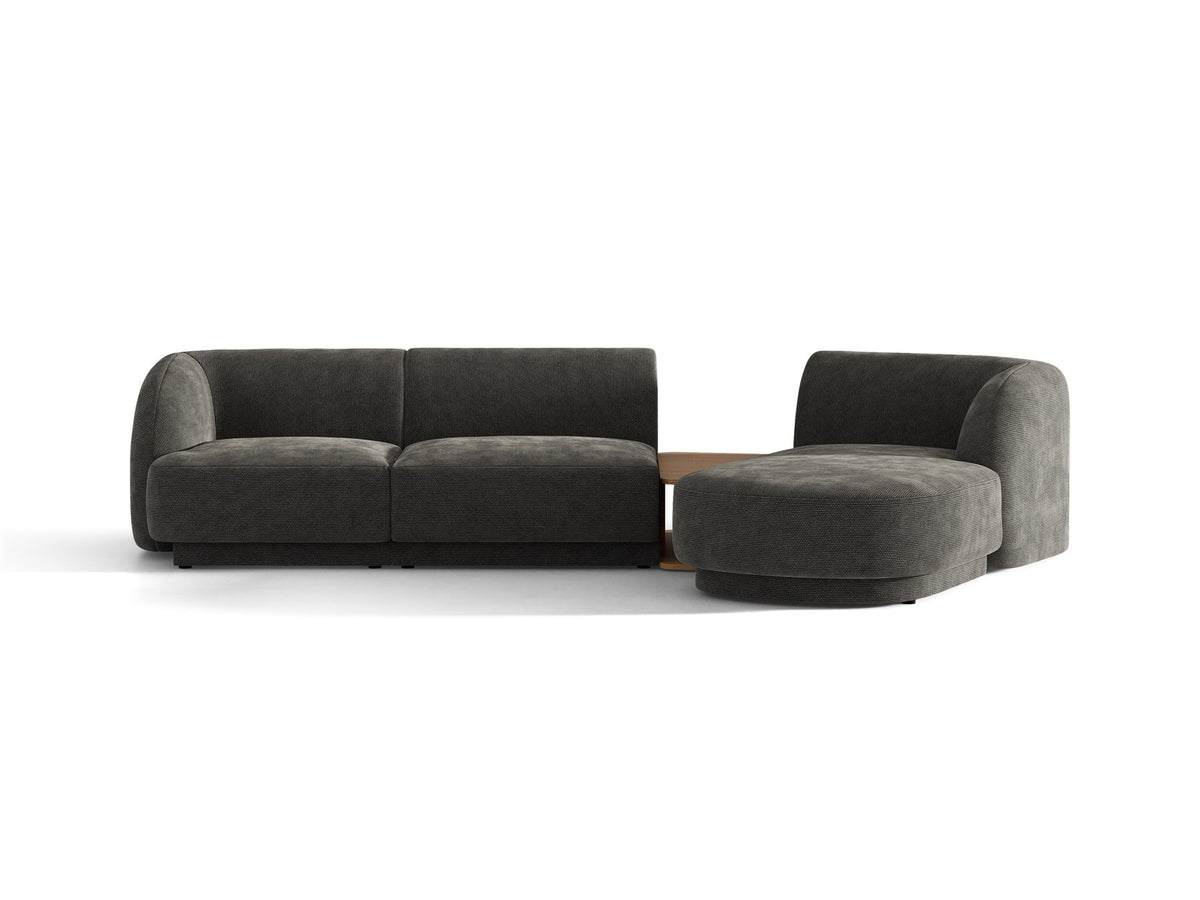 Braunes modulares Sofa Miley von Micadoni mit Baloo-Stoffbezug, schwarzen Kunststofffüssen und L-förmiger Ausrichtung nach rechts.