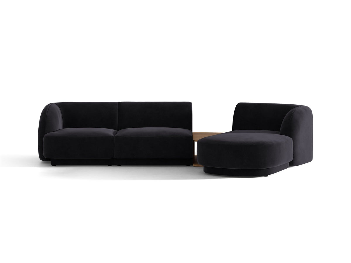 Braunes modulares Sofa Miley von Micadoni mit Baloo-Stoffbezug, schwarzen Kunststofffüssen und L-förmiger Ausrichtung nach rechts.