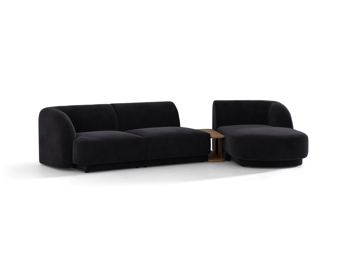 Braunes modulares Sofa Miley von Micadoni mit Baloo-Stoffbezug, schwarzen Kunststofffüssen und L-förmiger Ausrichtung nach rechts.