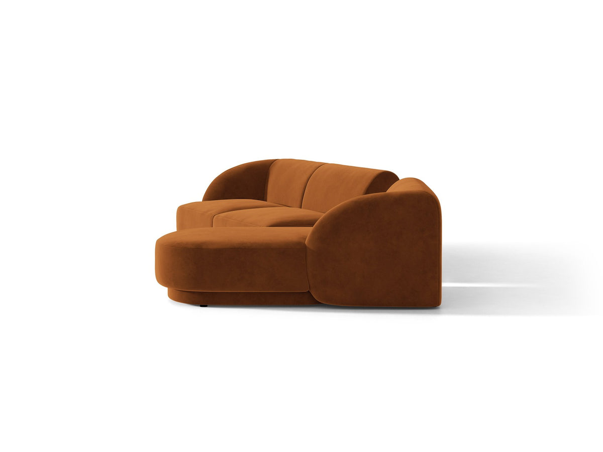 Braunes modulares Sofa Miley von Micadoni mit Baloo-Stoffbezug, schwarzen Kunststofffüssen und L-förmiger Ausrichtung nach rechts.