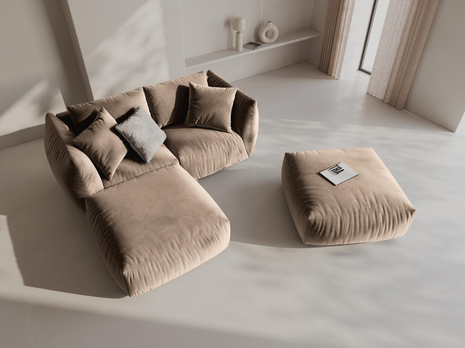 Gemütliches Chris Modular Ecksofa in hellem Braun, ideal für stilvolle Wohnräume. Linksseitiges L-Sofa von Micadoni.