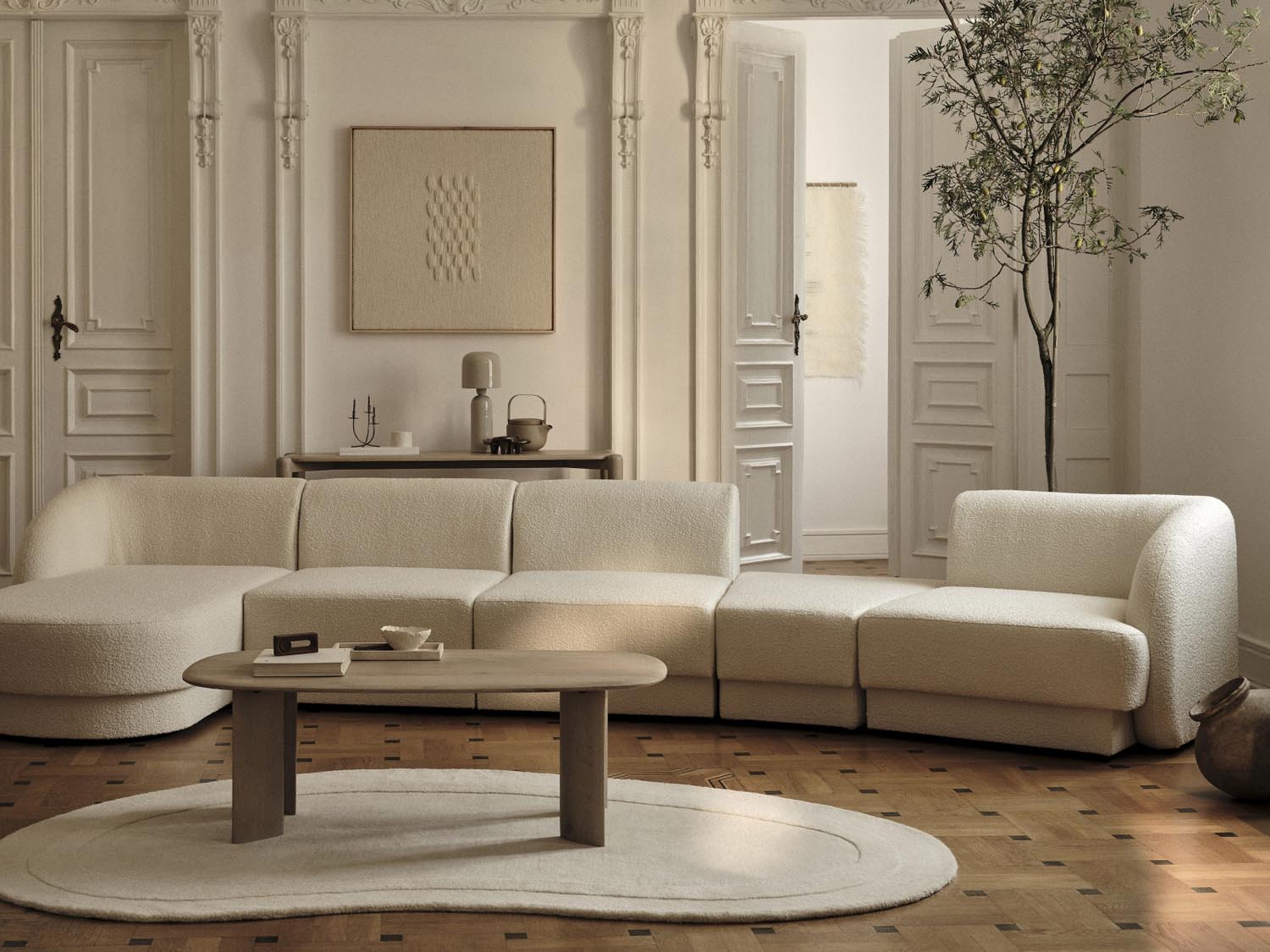 Beige Miley Modulares Sofa links 3 Sitzer von Micadoni, stilvoll und modern, ideal für jedes Wohnzimmer, präsentiert in ansprechender Umgebung.