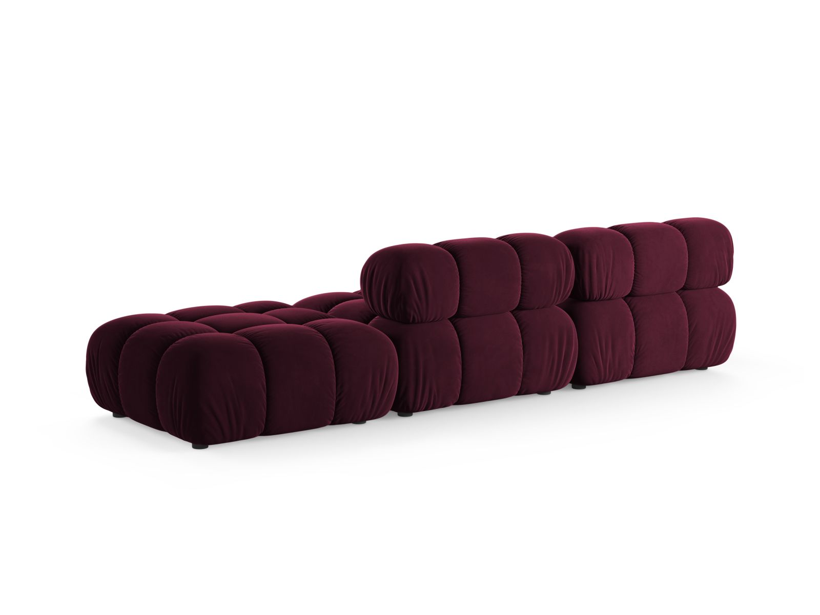 Elegantes 4-Sitzer Sofa Bellis in stilvollem Burgunderrot, ideal für entspannte Abende und stilvolle Einrichtungsideen.