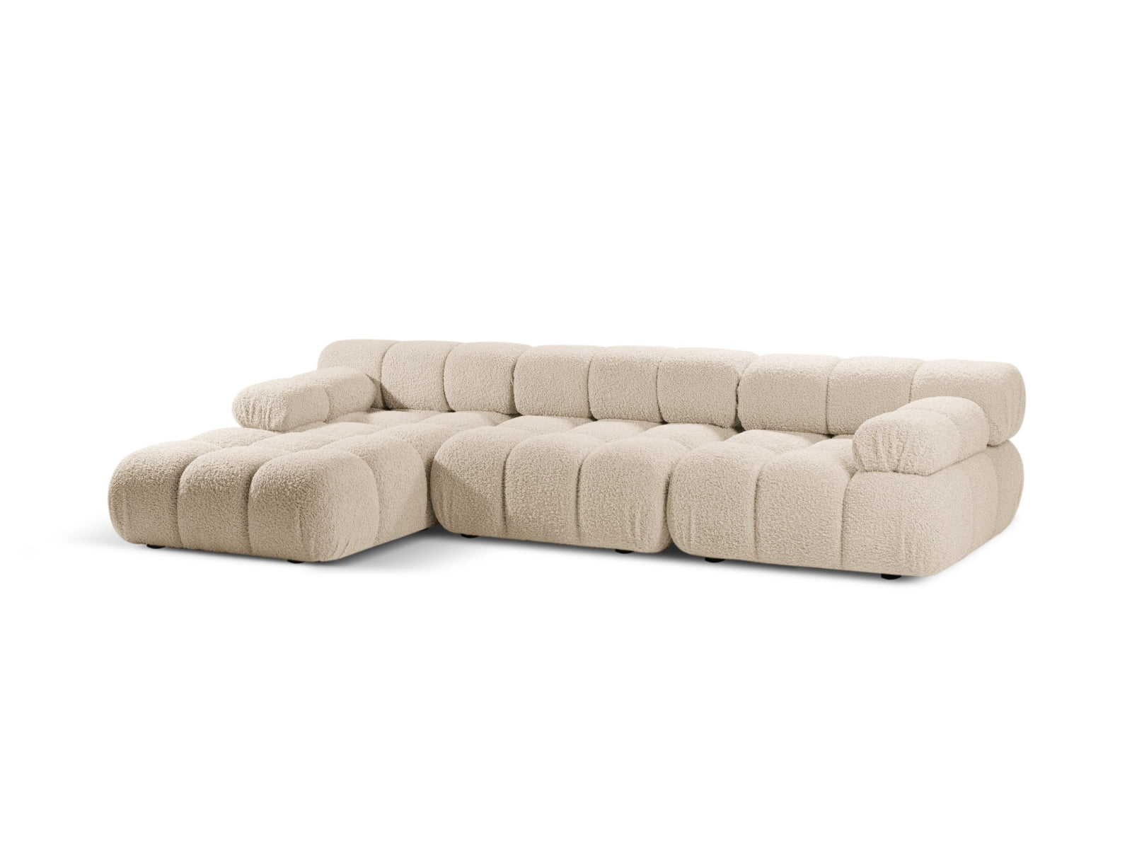 Elegantes Bellis Boucle Ecksofa links, 4-Sitzer in hellem Beige, ideal für stilvolle Wohnräume, präsentiert von Micadoni.