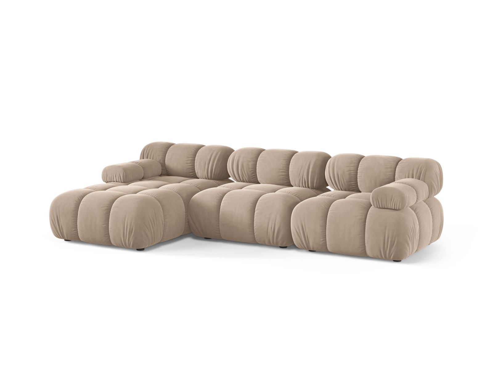 Beige 4-Sitzer Ecksofa Bellis von Micadoni, modular und stilvoll, ideal für moderne Wohnräume, präsentiert in elegantem Design.