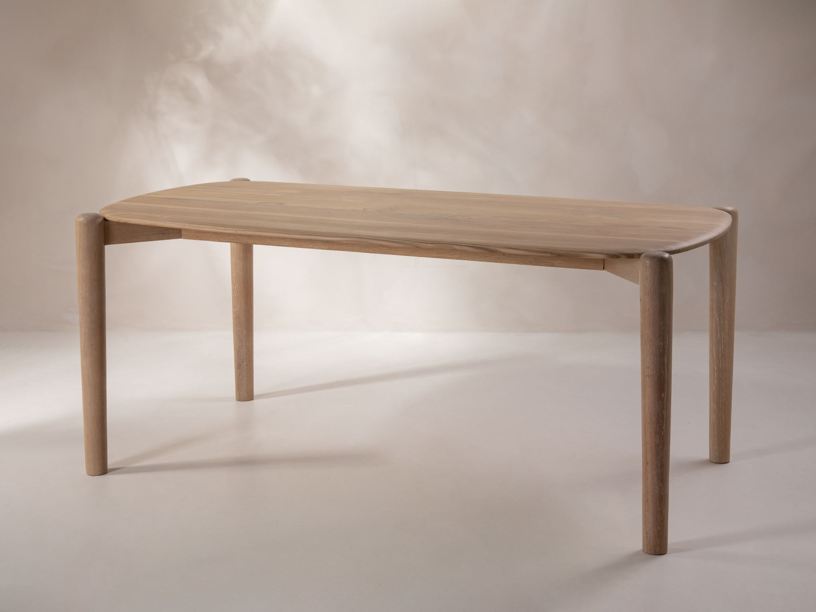 Esstisch Aires 6 Plätze, 180x90 in präsentiert im Onlineshop von KAQTU Design AG. Esstisch ist von Micadoni