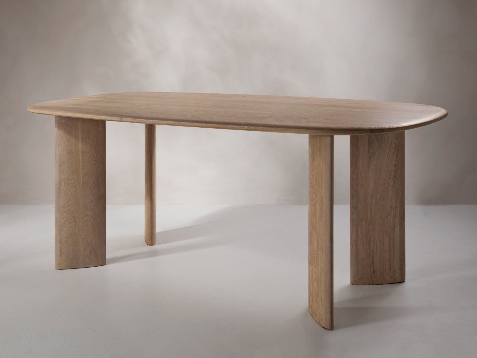 Esstisch Aggie 8 Plätze, 200x100 in präsentiert im Onlineshop von KAQTU Design AG. Esstisch ist von Micadoni