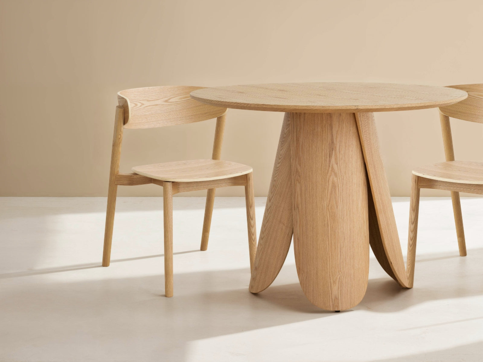 Esstisch Mares 4 Plätze, 100x100 in präsentiert im Onlineshop von KAQTU Design AG. Esstisch ist von Micadoni