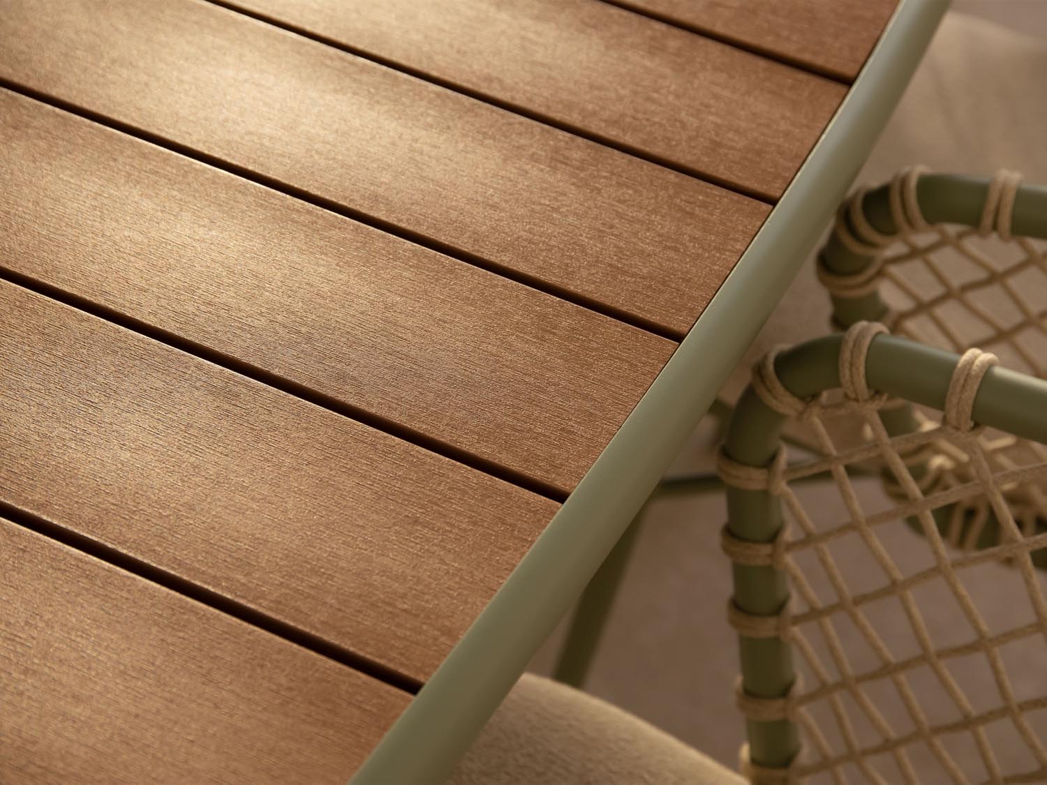 Stylischer Gartentisch Niublau von Micadoni, 180x90 cm, bietet Platz für 6 Personen, perfekt für gesellige Abende im Freien.