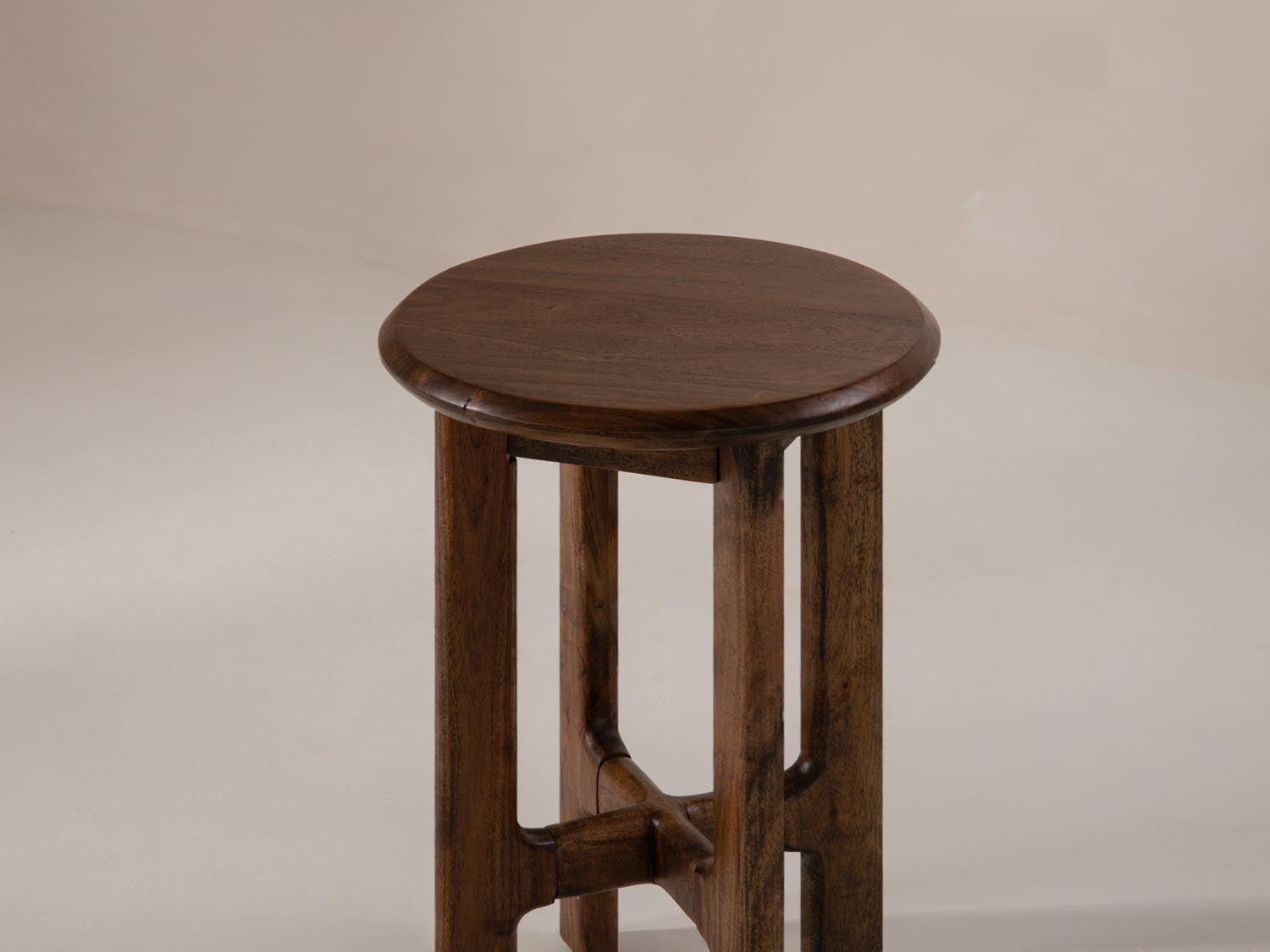 Beistelltisch Bia 35x35 in präsentiert im Onlineshop von KAQTU Design AG. Beistelltisch ist von Micadoni