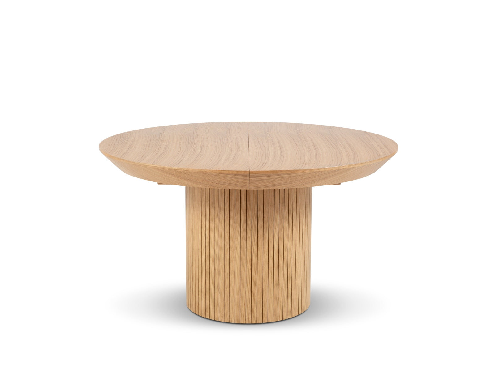 Nicole ausziehbarer Tisch 6 Sitzer in Eiche natur Furnier / Eiche präsentiert im Onlineshop von KAQTU Design AG. Esstisch ist von Micadoni