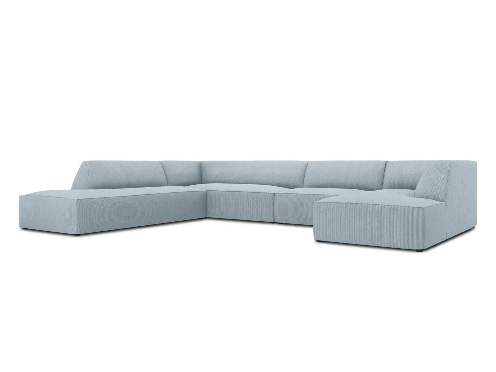 Modernes Ruby Panoramic Ecksofa links in sanftem Hellblau, ideal für großzügige Wohnräume. Komfortables 7-Sitzer-Design von Micadoni.