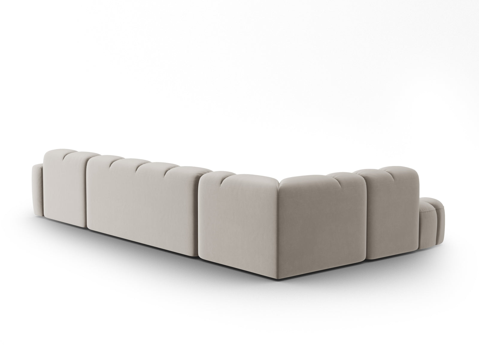 Entdecken Sie das elegante Lisa Velour Panoramic Ecksofa links 7 Sitzer von Micadoni. Ideal für stilvolle Wohnzimmer, vereint es Komfort und modernes Design.
