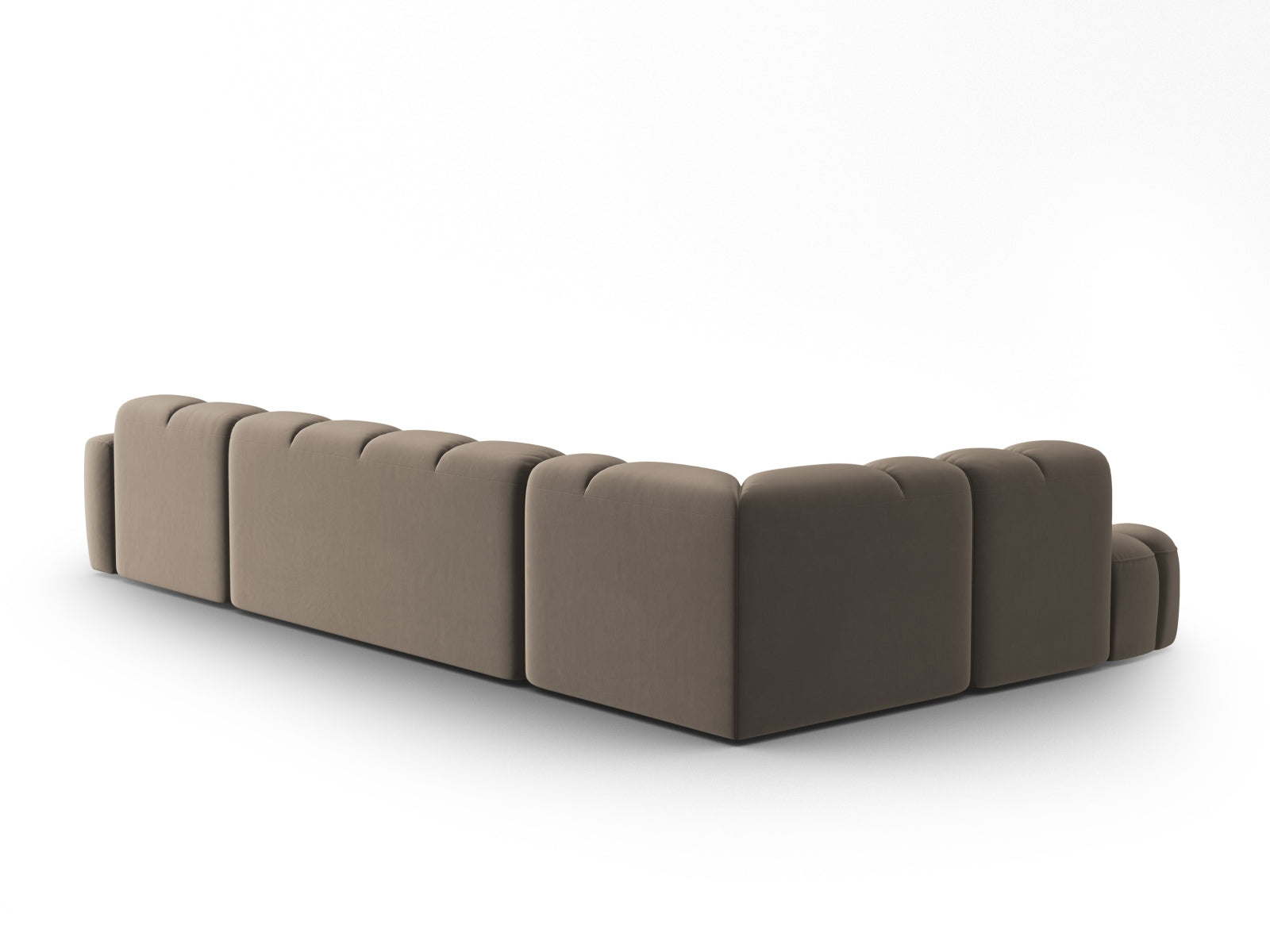 Entdecken Sie das elegante Lisa Velour Panoramic Ecksofa links 7 Sitzer von Micadoni. Ideal für stilvolle Wohnzimmer, vereint es Komfort und modernes Design.