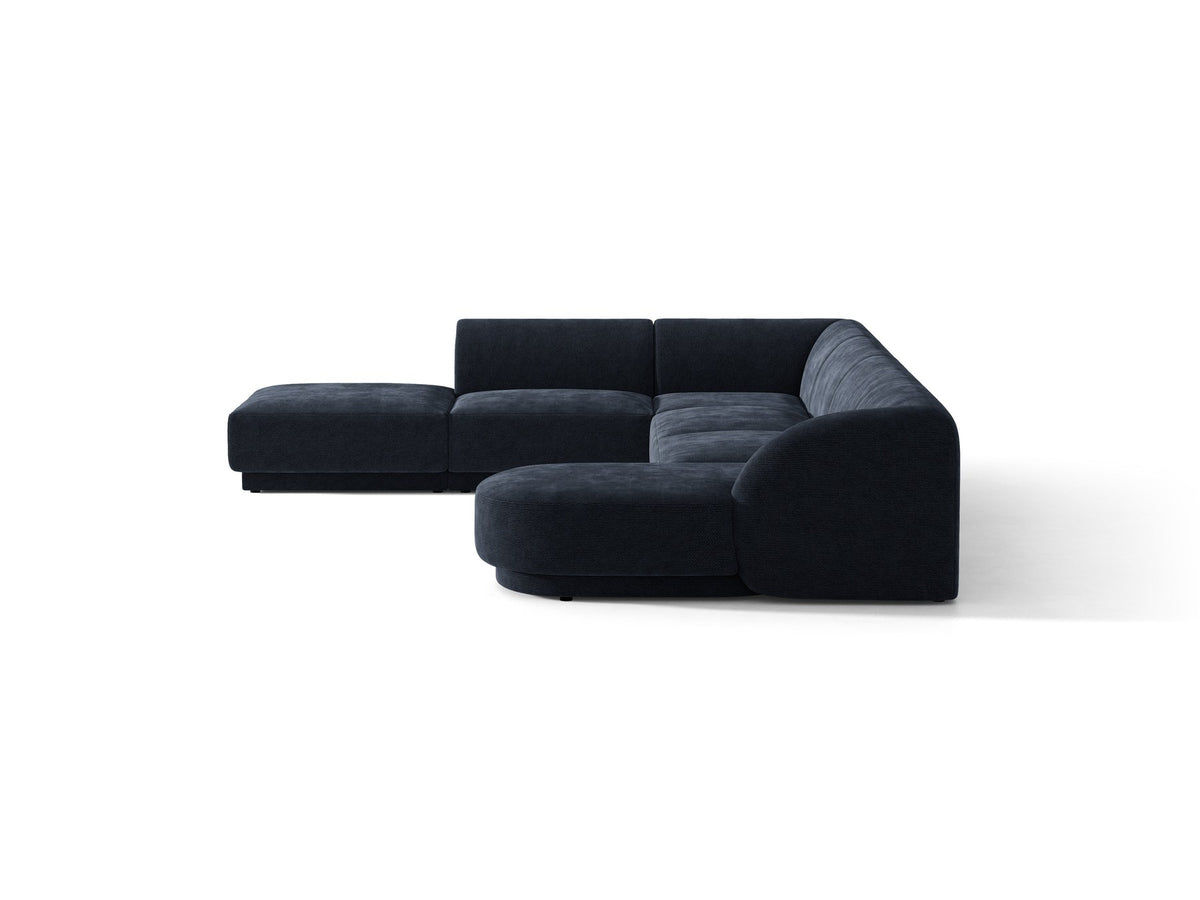 Miley Panoramasofa von Micadoni, Ecksofa links in Dunkelbeige mit Bluvel-Stoffbezug, schwarzen Kunststofffüssen und niedriger Rückenlehne.