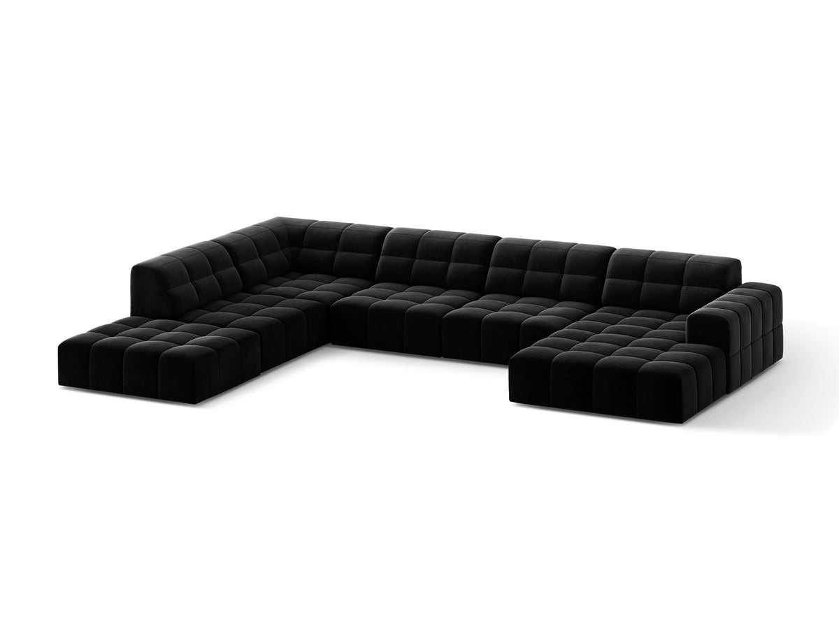 Ecksofa links Jennifer von Micadoni in leichtem Beige mit Bluvel-Stoff, schwarzen Kunststoffbeinen und breiter Sitzfläche.