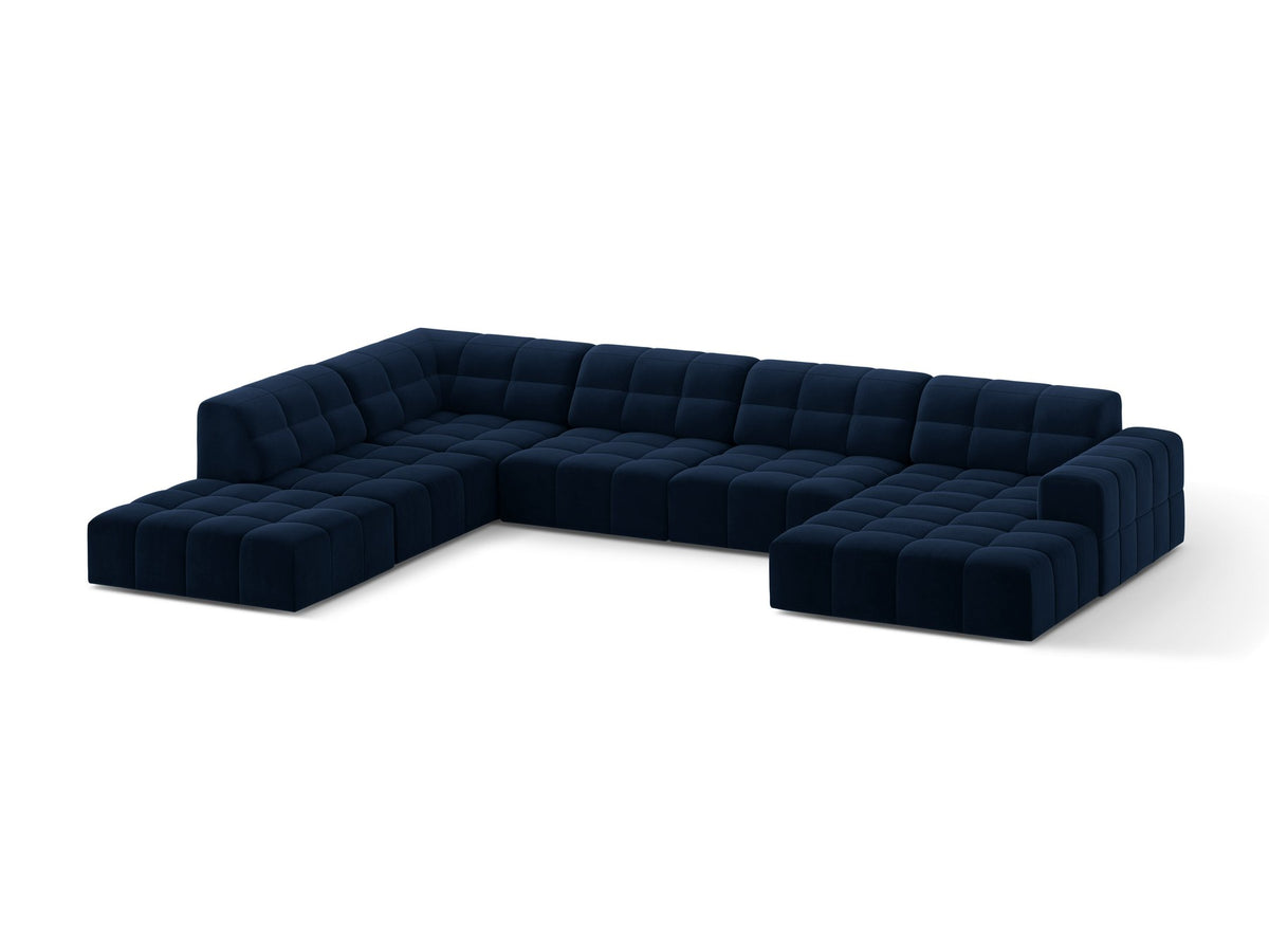 Ecksofa links Jennifer von Micadoni in leichtem Beige mit Bluvel-Stoff, schwarzen Kunststoffbeinen und breiter Sitzfläche.