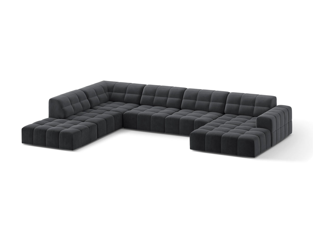 Ecksofa links Jennifer von Micadoni in leichtem Beige mit Bluvel-Stoff, schwarzen Kunststoffbeinen und breiter Sitzfläche.