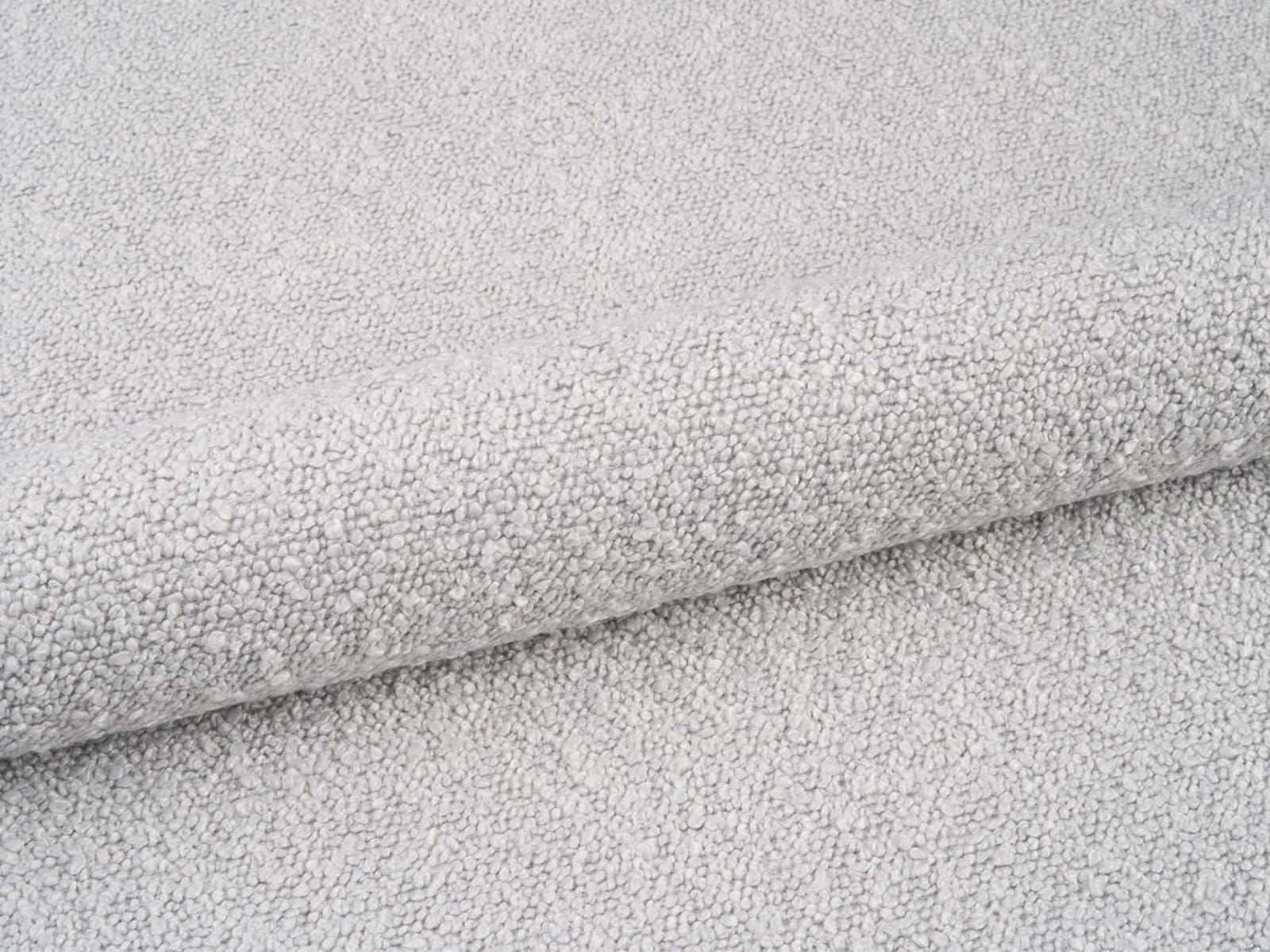 Elegantes 6-Sitzer Ecksofa Molino in hellem Grau, ideal für moderne Wohnräume, bietet eine flexible Panoramafunktion und rechteckige Form.