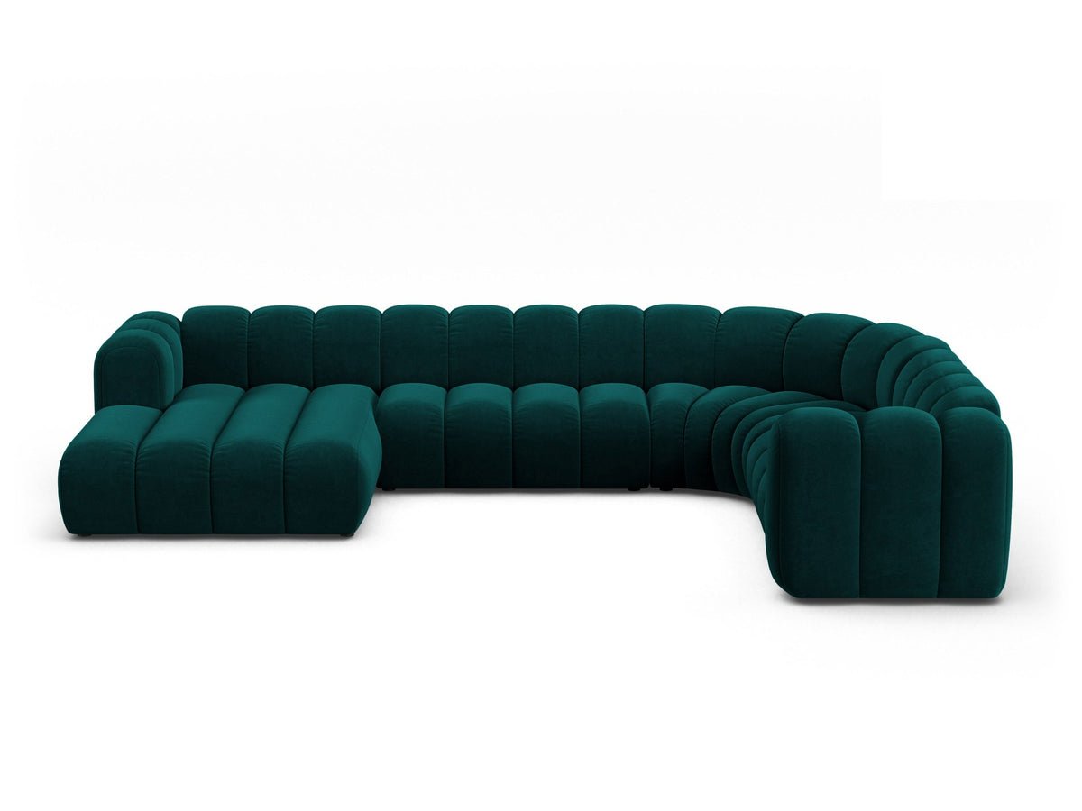 Ecksofa rechts Lupine Modulares Panoramasofa von Micadoni in leichtem Beige, Samtstoff Venus, schwarze Kunststoffbeine, Frontansicht.