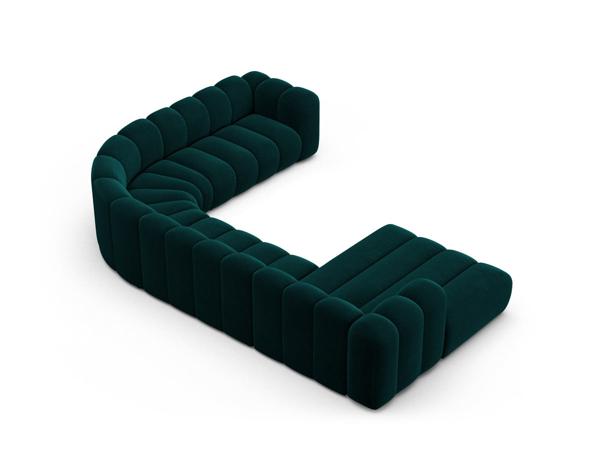Ecksofa rechts Lupine Modulares Panoramasofa von Micadoni in leichtem Beige, Samtstoff Venus, schwarze Kunststoffbeine, Frontansicht.
