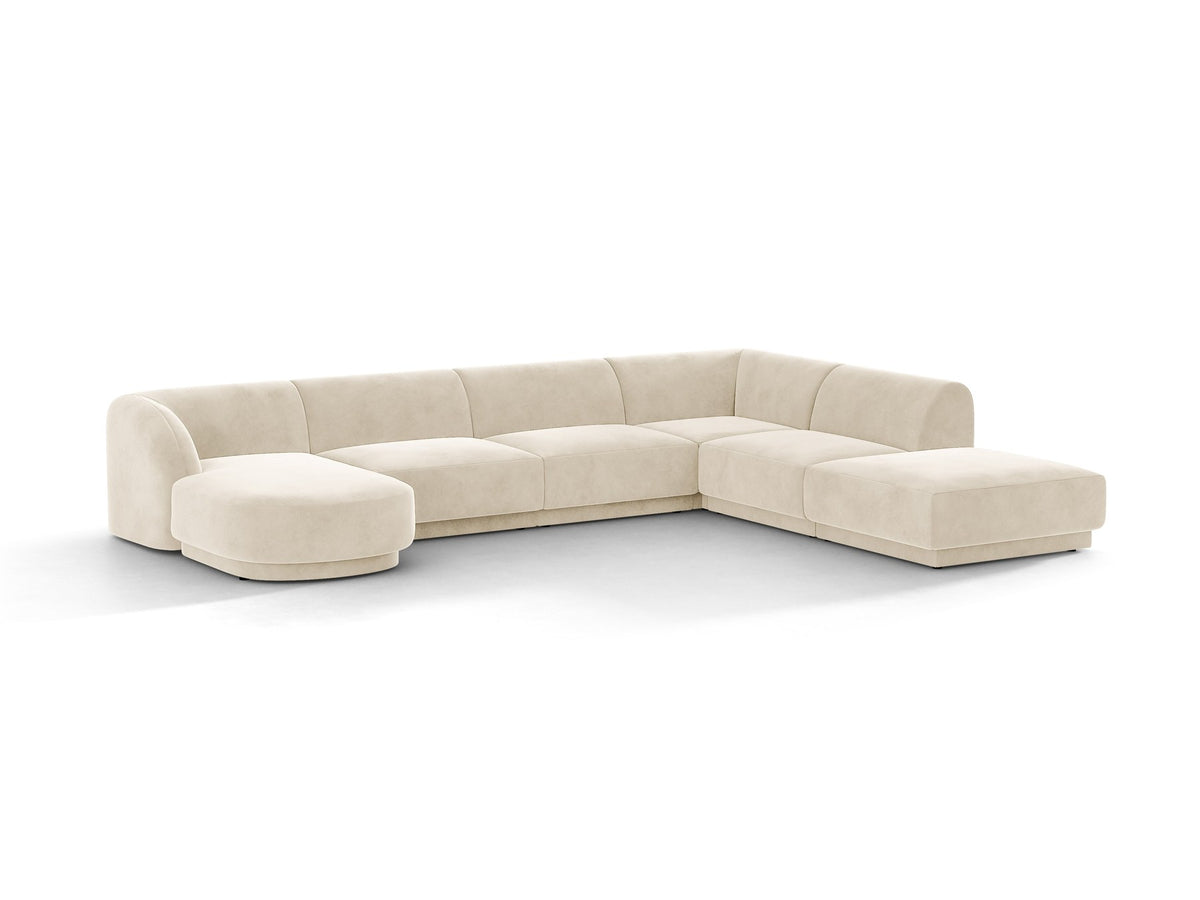 Dunkelbeiges Ecksofa rechts Miley von Micadoni mit Stoffbezug Bluvel, schwarzen Kunststoffbeinen und niedriger Rückenlehne.
