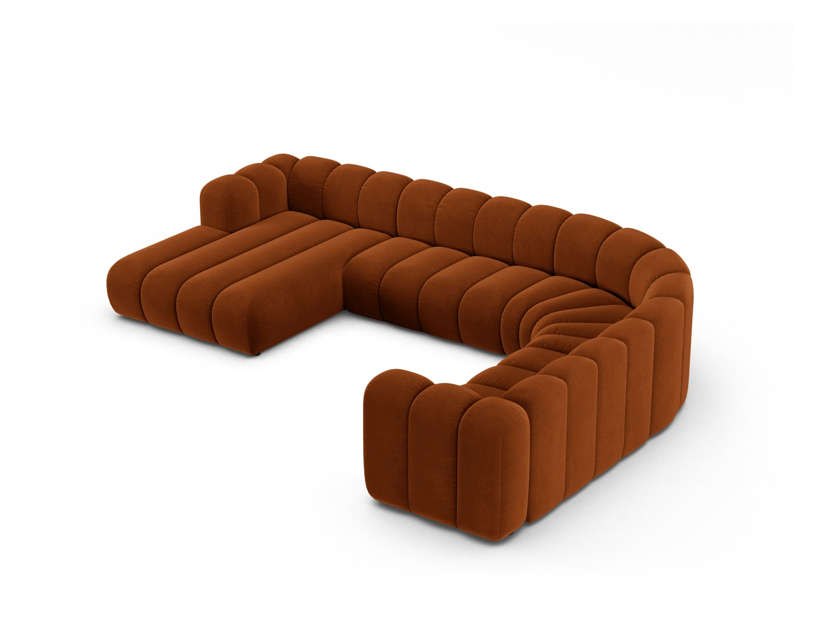 Modulares 6-Sitzer Ecksofa in Terracotta aus Velours, perfekt für gemütliche Wohnzimmer, präsentiert von Micadoni.