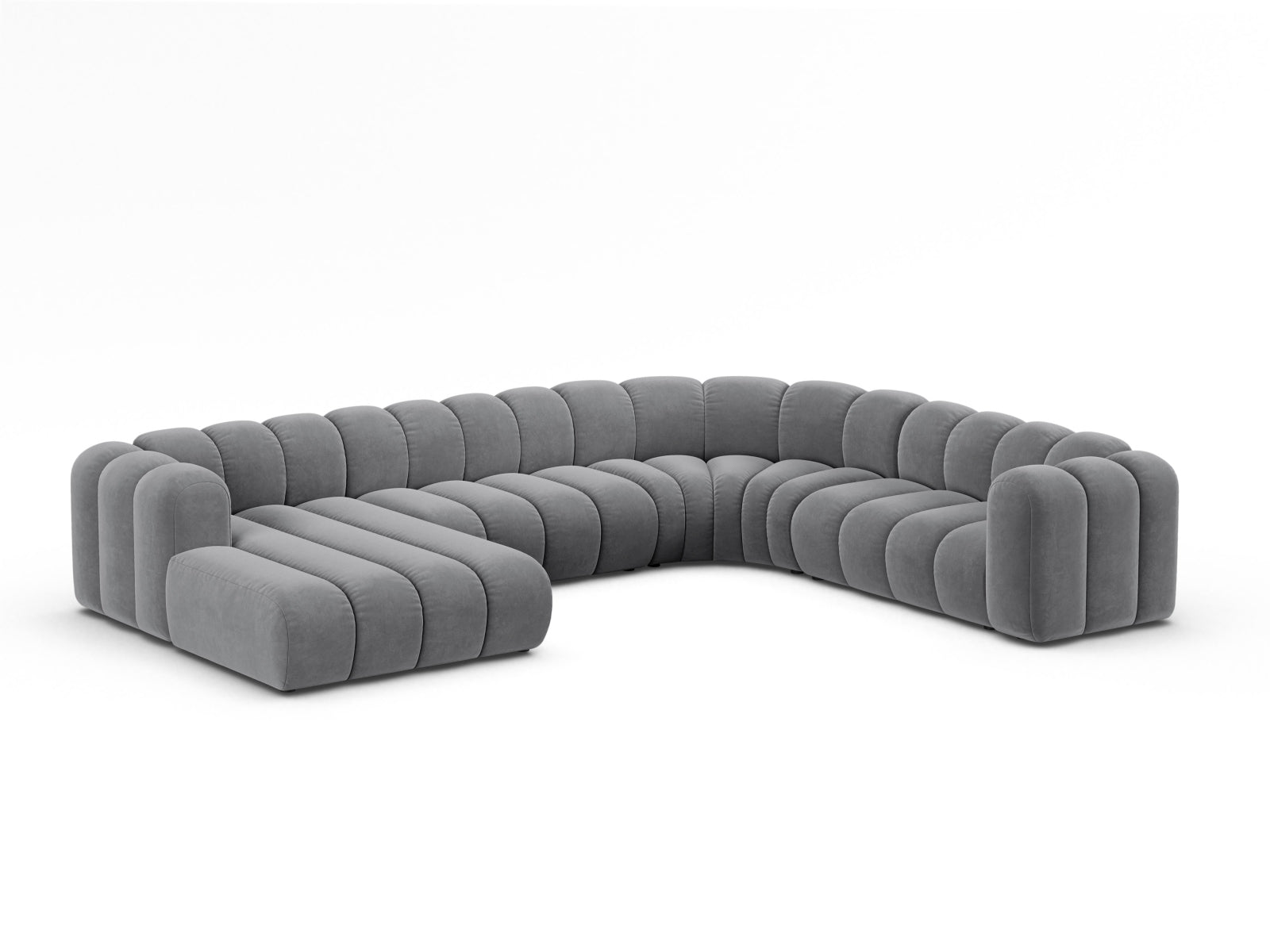 Elegantes Lupine Velour Ecksofa in Grau, modular und panoramisch, ideal für stilvolle Wohnräume, präsentiert als 6-Sitzer von Micadoni.