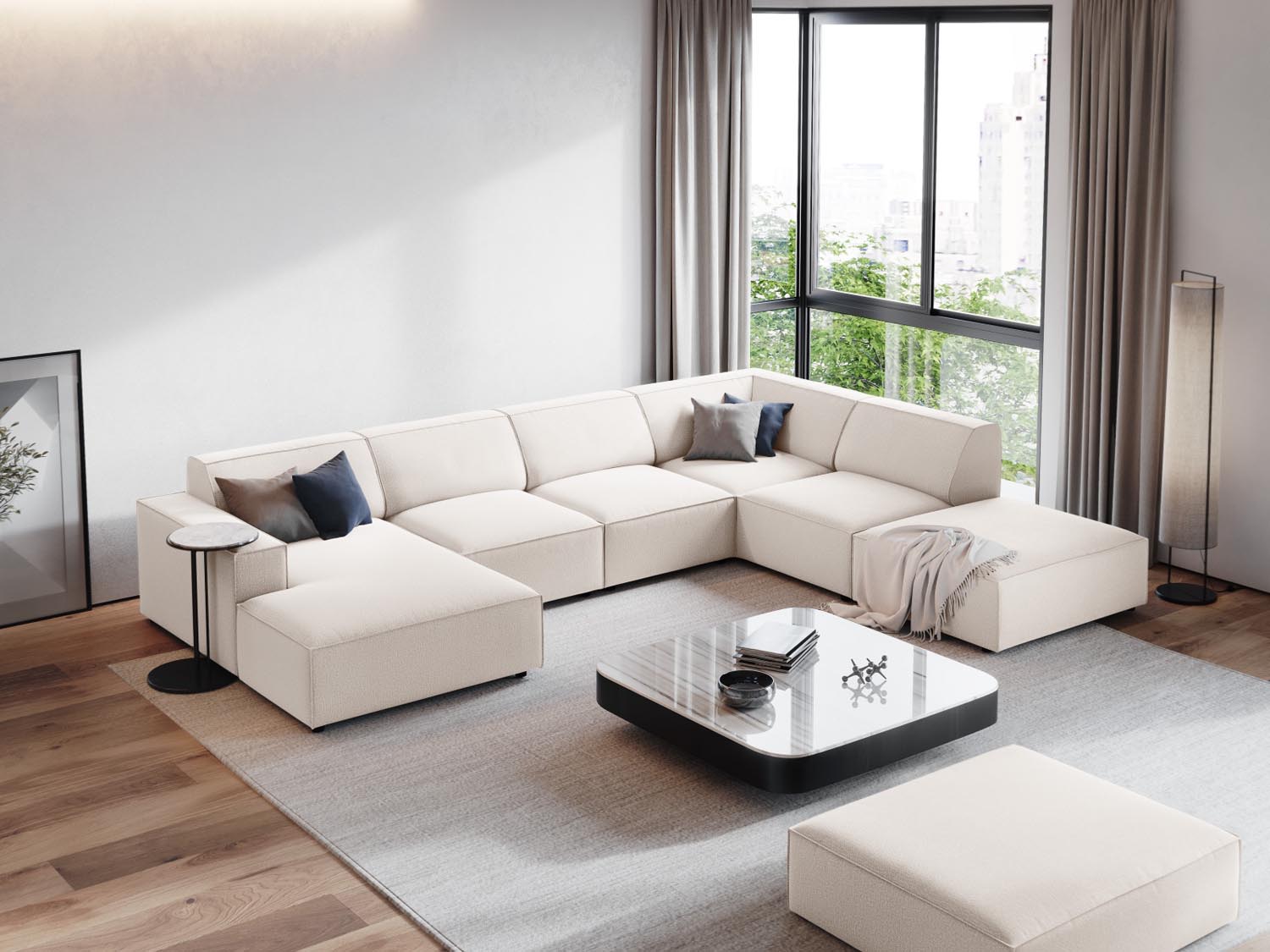 Elegantes, modulares Ecksofa in hellem Beige, ideal für stilvolle Wohnräume. Komfortables 7-Sitzer-Design von Micadoni.