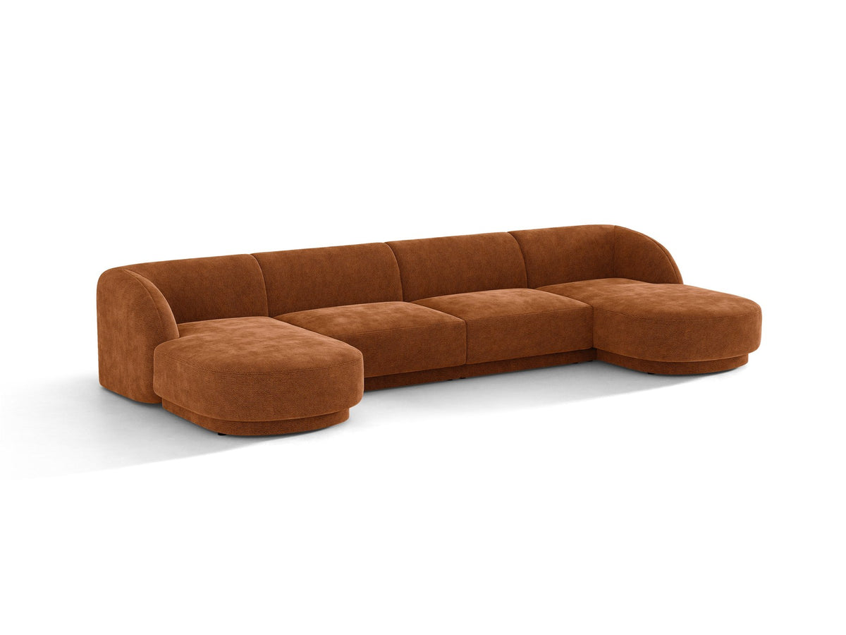 Dunkelbeiges Panorama-Ecksofa Miley von Micadoni mit Bluvel-Stoffbezug, L-Form, schwarzen Kunststoffbeinen und niedriger Rückenlehne.