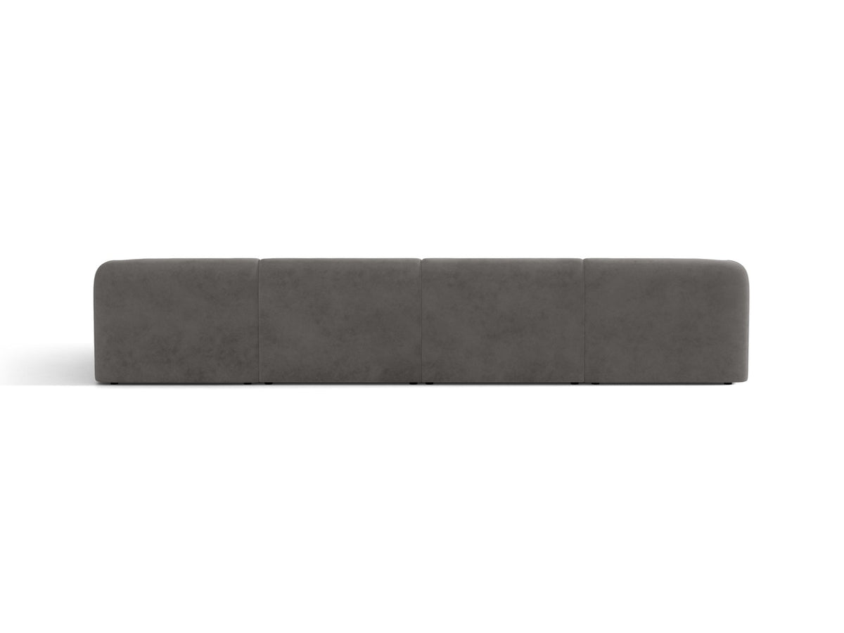 Dunkelbeiges Panorama-Ecksofa Miley von Micadoni mit Bluvel-Stoffbezug, L-Form, schwarzen Kunststoffbeinen und niedriger Rückenlehne.