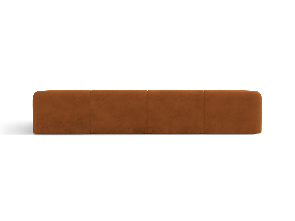 Dunkelbeiges Panorama-Ecksofa Miley von Micadoni mit Bluvel-Stoffbezug, L-Form, schwarzen Kunststoffbeinen und niedriger Rückenlehne.