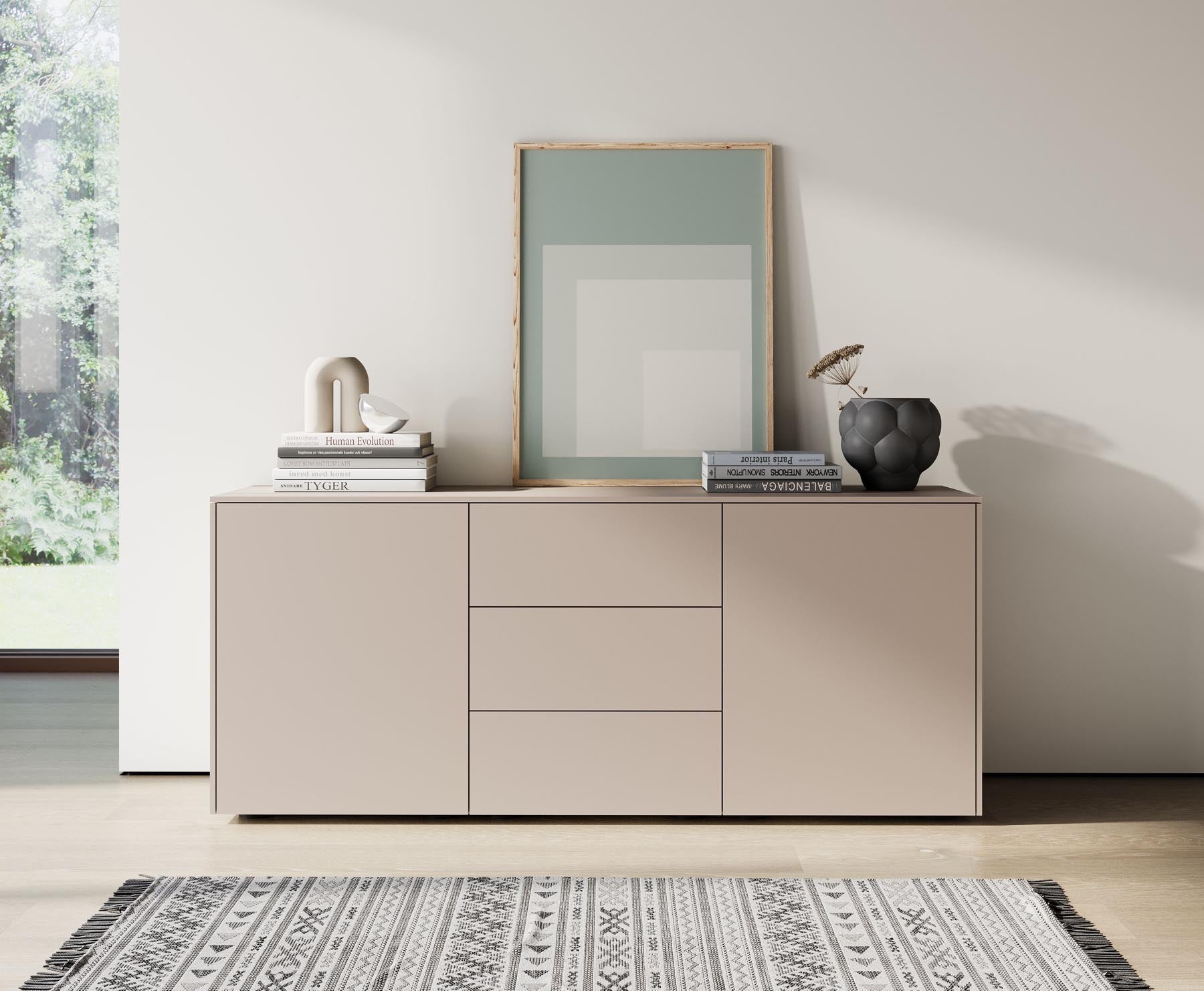 Aventa Sideboard V5 in Kaschmirgrau präsentiert im Onlineshop von KAQTU Design AG. Sideboard ist von Müller Möbelwerkstätten
