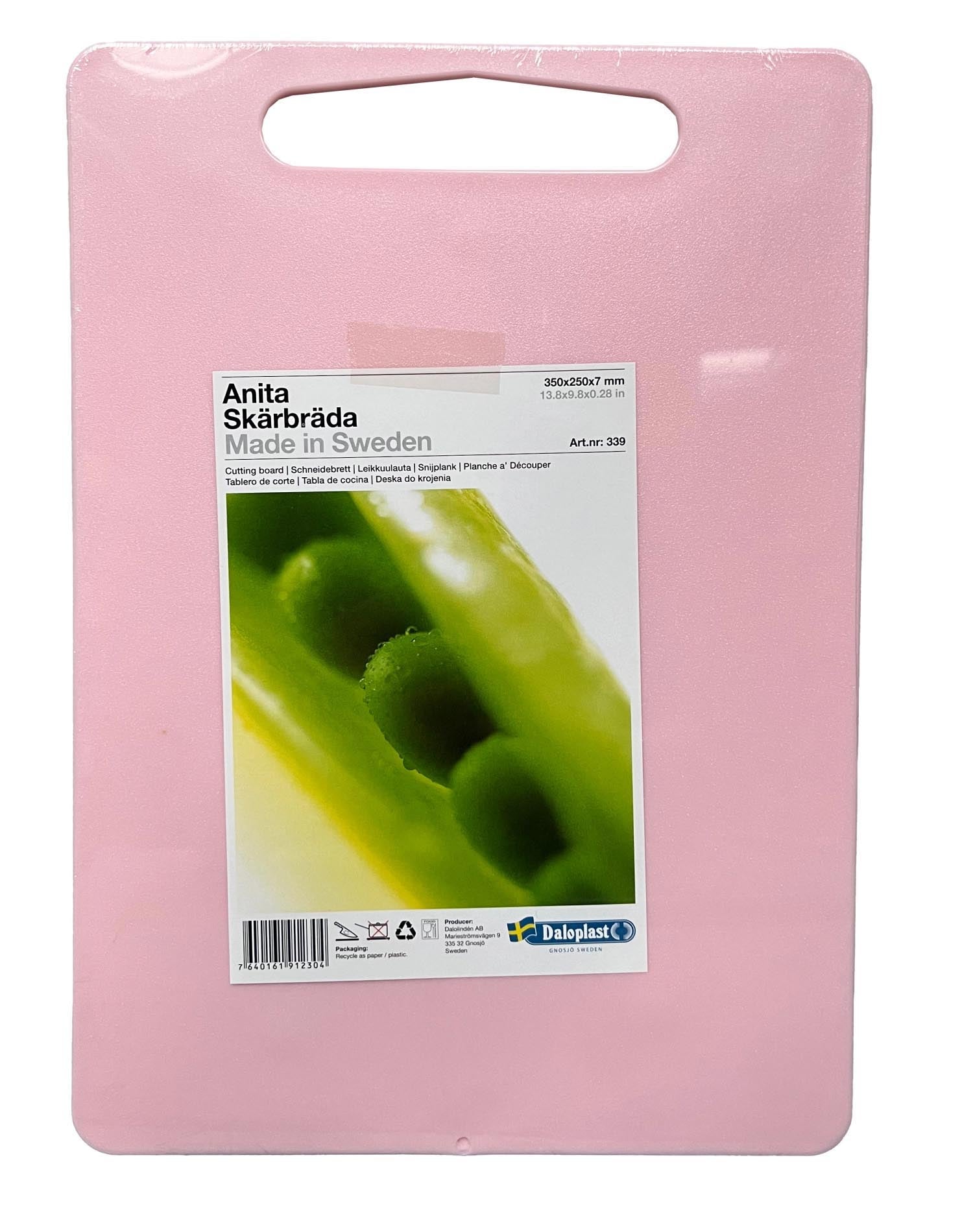 Schneidebrett Anita 35x25x0.7cm mit Griffloch pink in Pink präsentiert im Onlineshop von KAQTU Design AG. Schneidbrett ist von DaloLindén