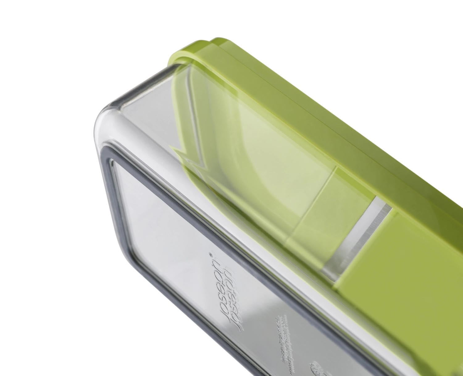 Vielseitiges 4-teiliges Küchen-Set von Joseph Joseph in lebhaften Farben, perfekt für effiziente und kreative Essensvorbereitungen.