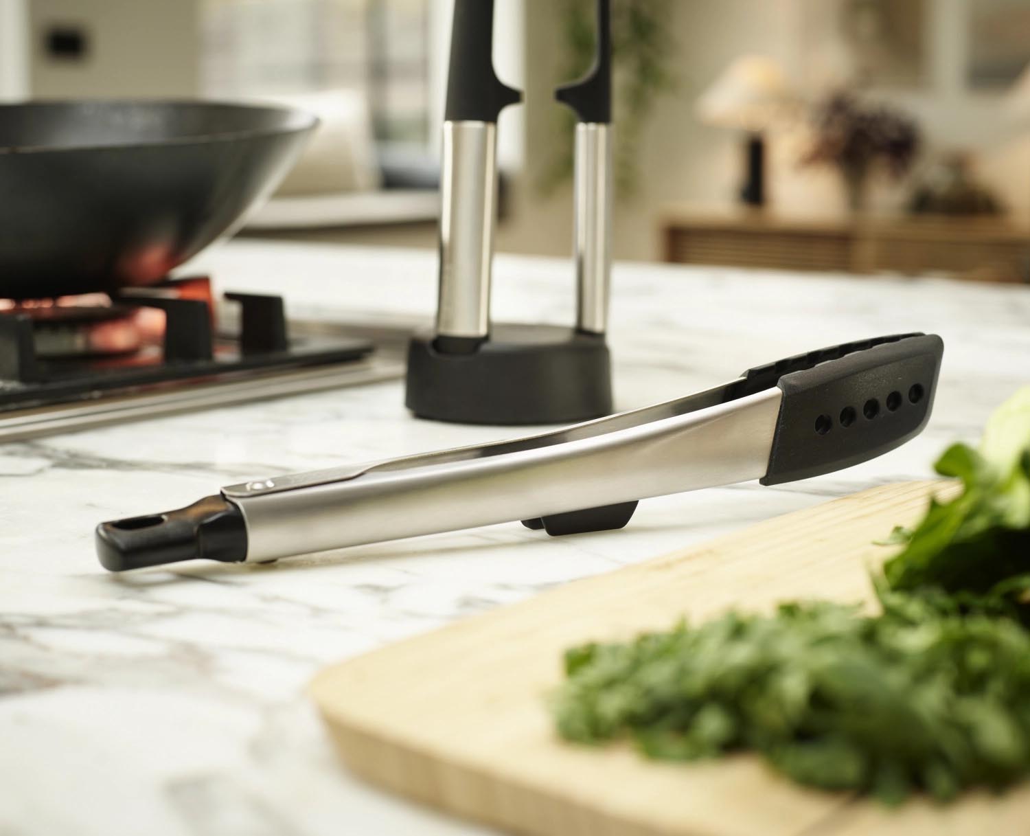 Praktisches 3-teiliges Silikon-Küchenhelfer-Set mit Ständer, perfekt für hygienisches Kochen, von Joseph Joseph.